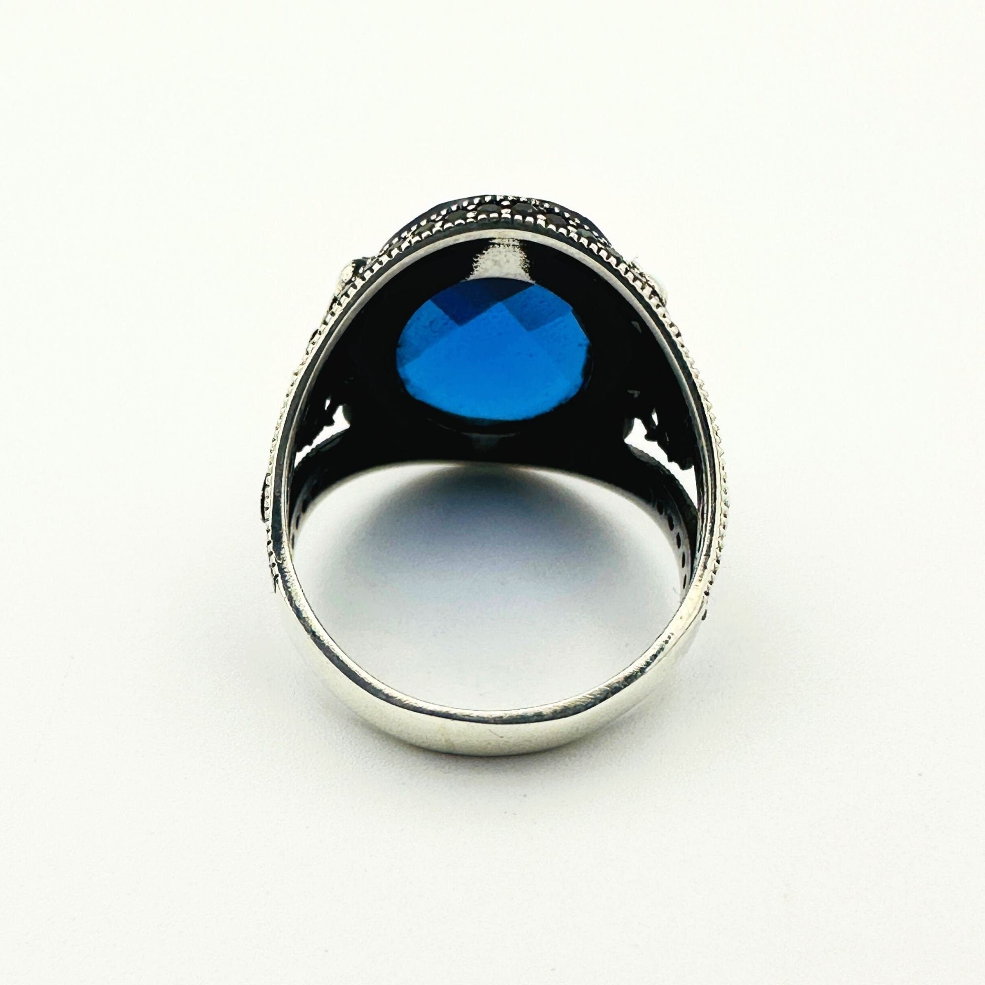 خاتم رجالي فضي بتفاصيل العقرب