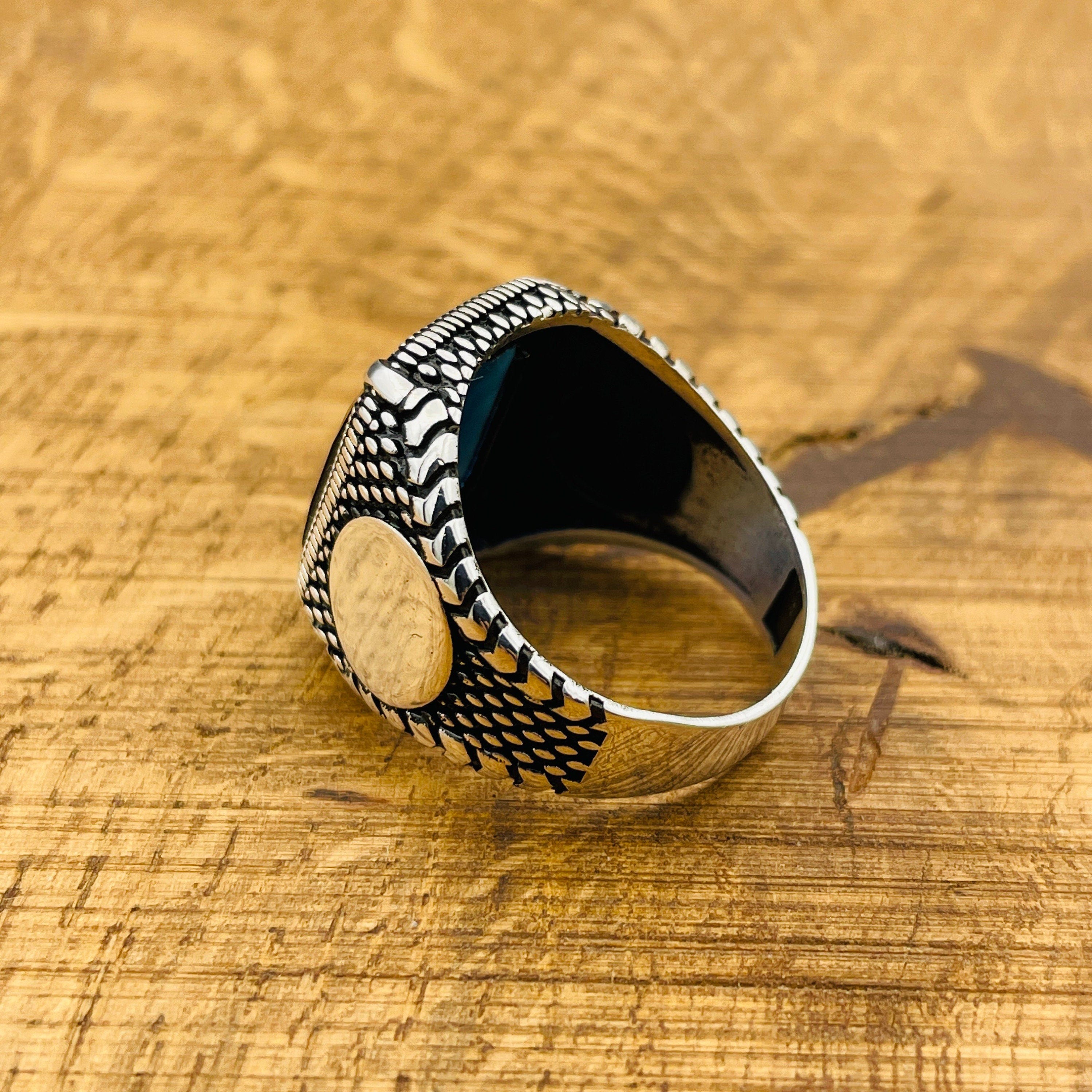 خاتم فضة بحجر ياقوت أزرق للرجال