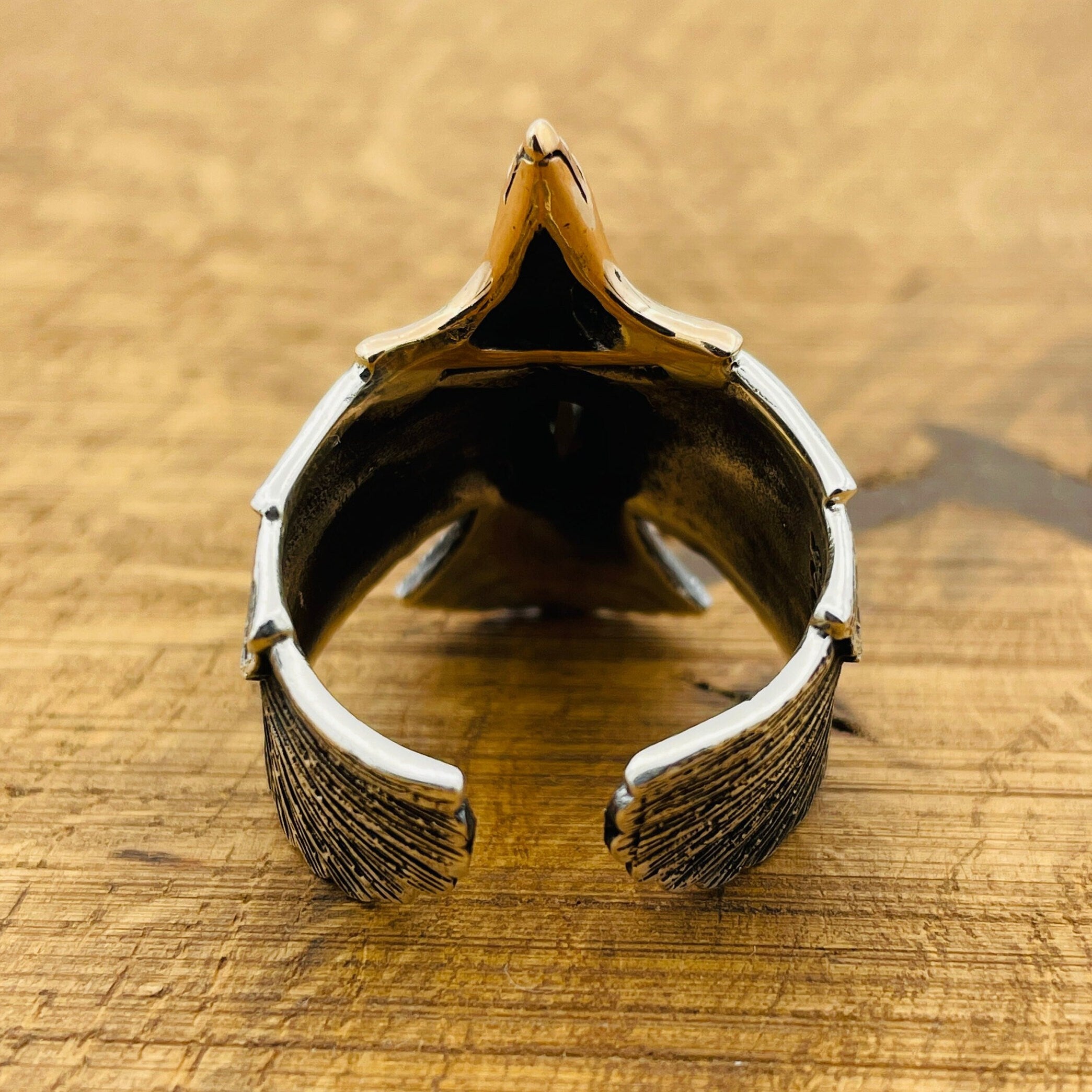 خاتم فضي قابل للتعديل للجنسين بنقشة النسر وحجر العقيق الأسود