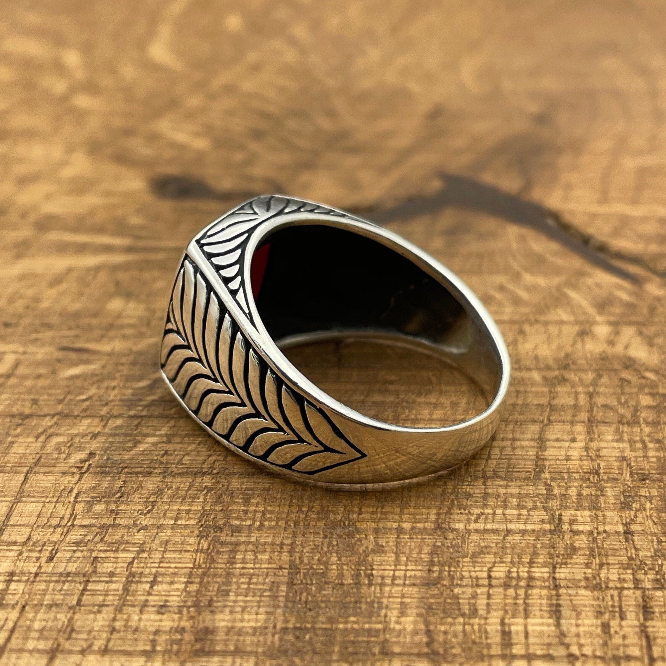 خاتم رجالي من الفضة الإسترلينية 925 مصنوع يدويًا بحجر العقيق الأحمر