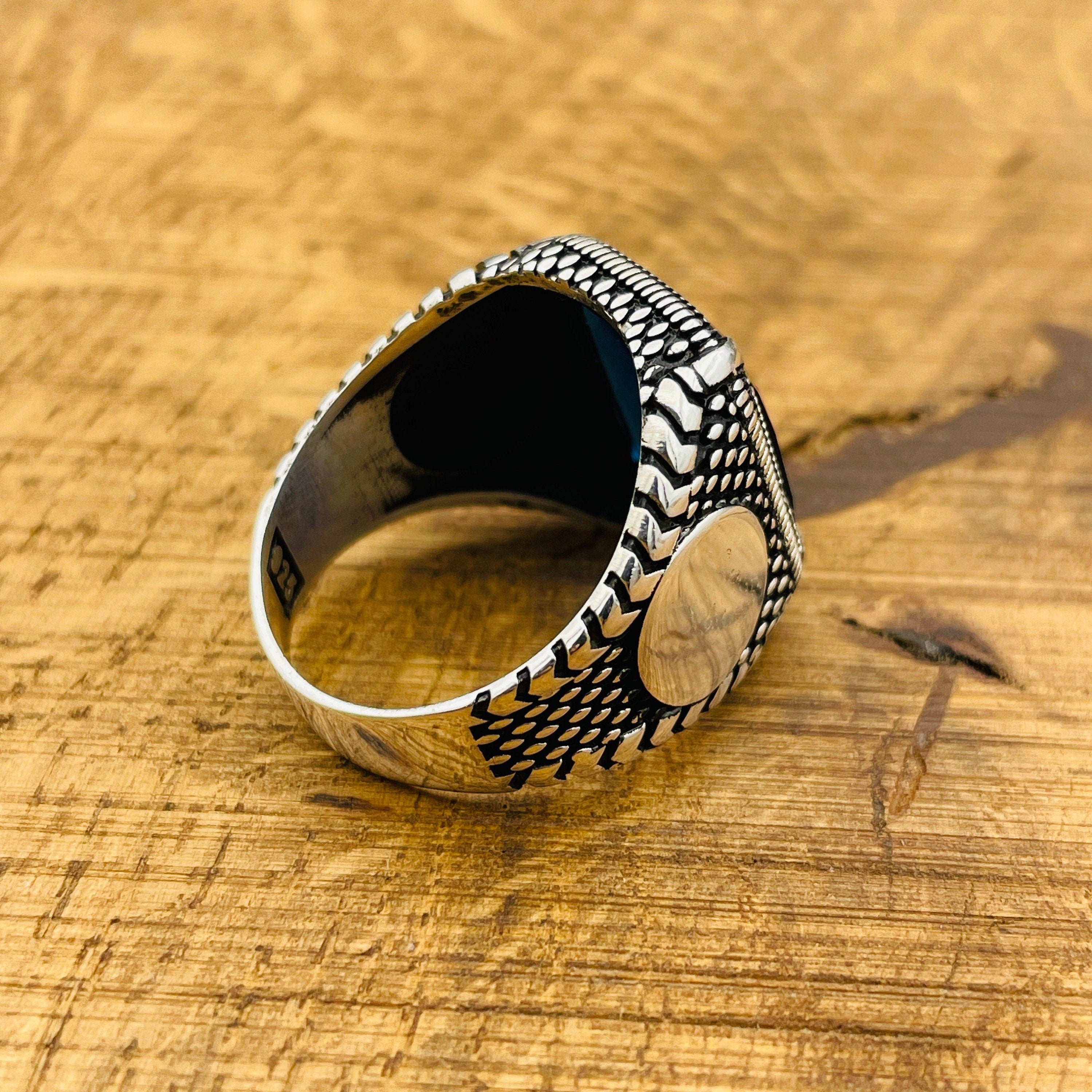 خاتم فضة بحجر ياقوت أزرق للرجال