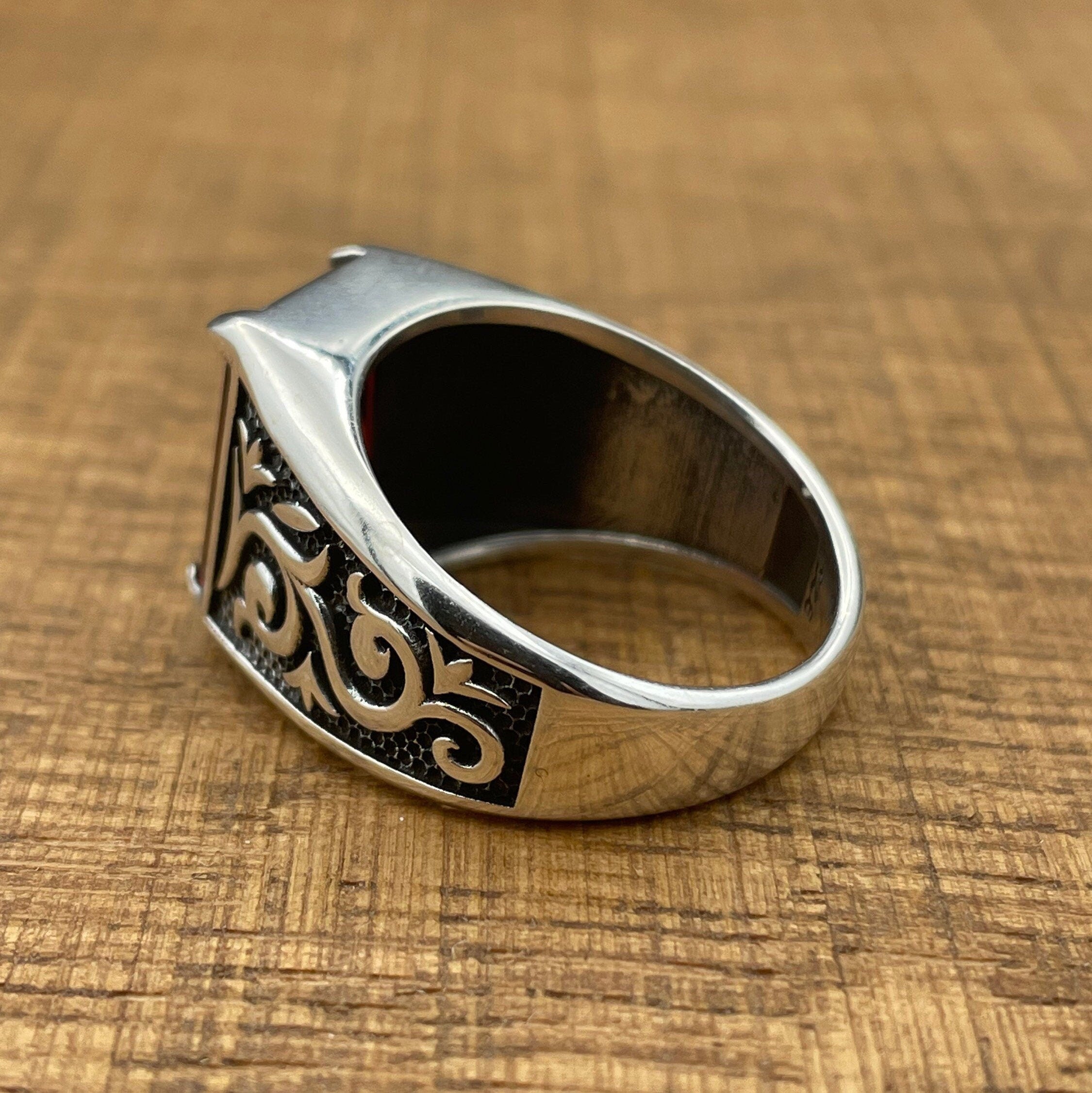 خاتم فضة بحجر ياقوت أحمر للرجال