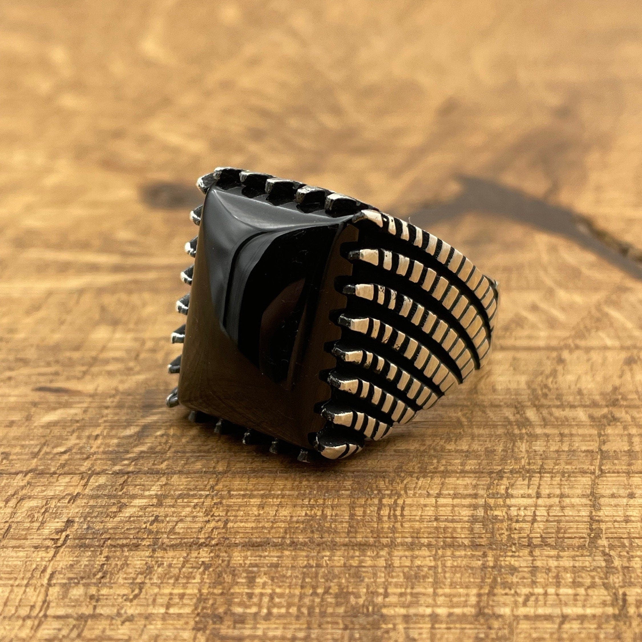 خاتم رجالي من الفضة الإسترلينية 925 مصنوع يدويًا بحجر العقيق الأسود