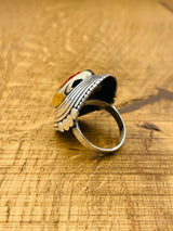 خاتم عتيق من الفضة الإسترلينية 925 و تورمالين بارايبا الأحمر الجريء لها