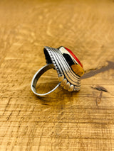 خاتم عتيق من الفضة الإسترلينية 925 و تورمالين بارايبا الأحمر الجريء لها