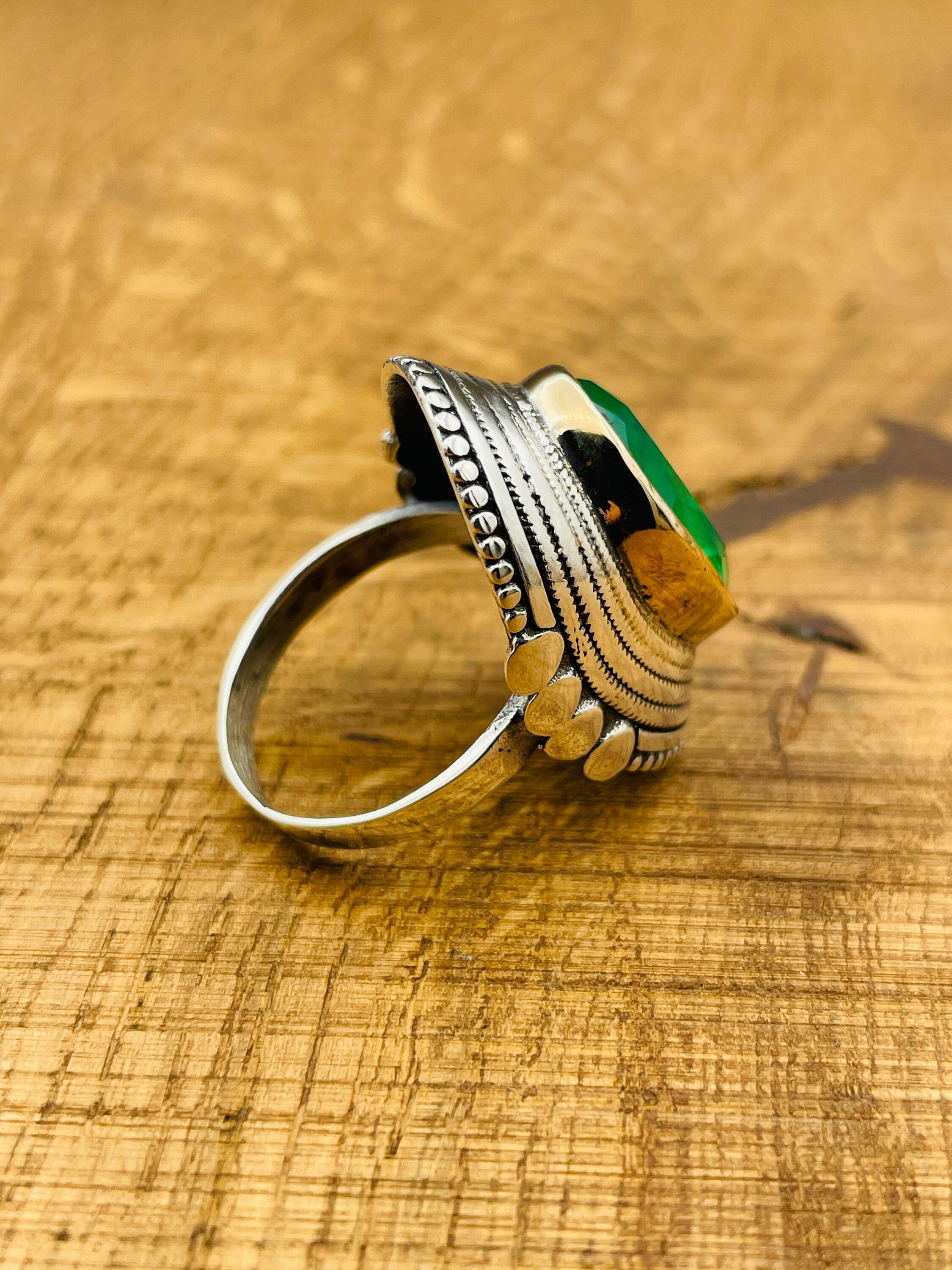 خاتم فضة استرلينية بلون أخضر بارايبا النابض بالحياة - مجوهرات بيان يدوية الصنع على الطراز العثماني