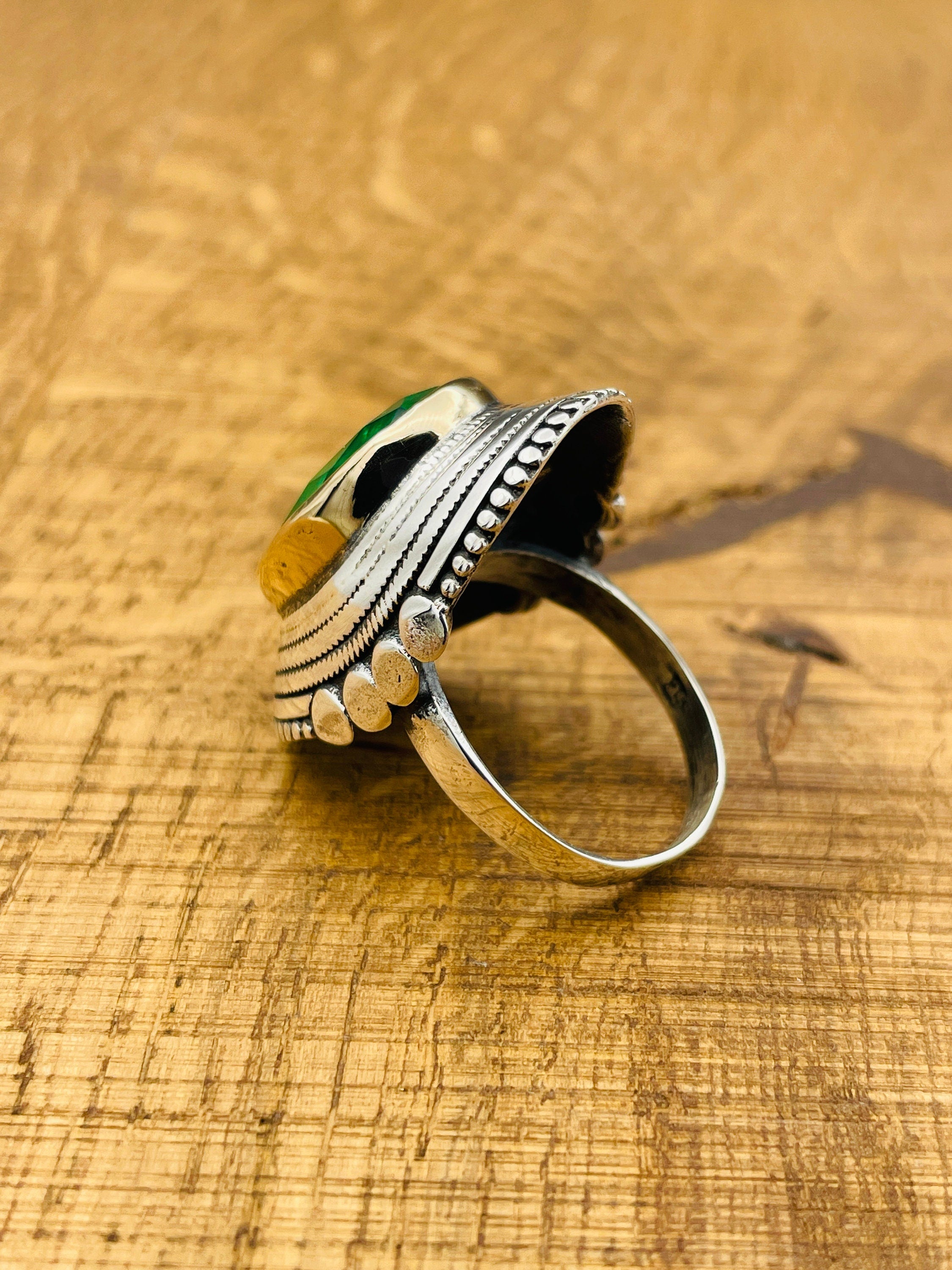 خاتم فضة استرلينية بلون أخضر بارايبا النابض بالحياة - مجوهرات بيان يدوية الصنع على الطراز العثماني