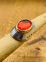 خاتم عتيق من الفضة الإسترلينية 925 و تورمالين بارايبا الأحمر الجريء لها