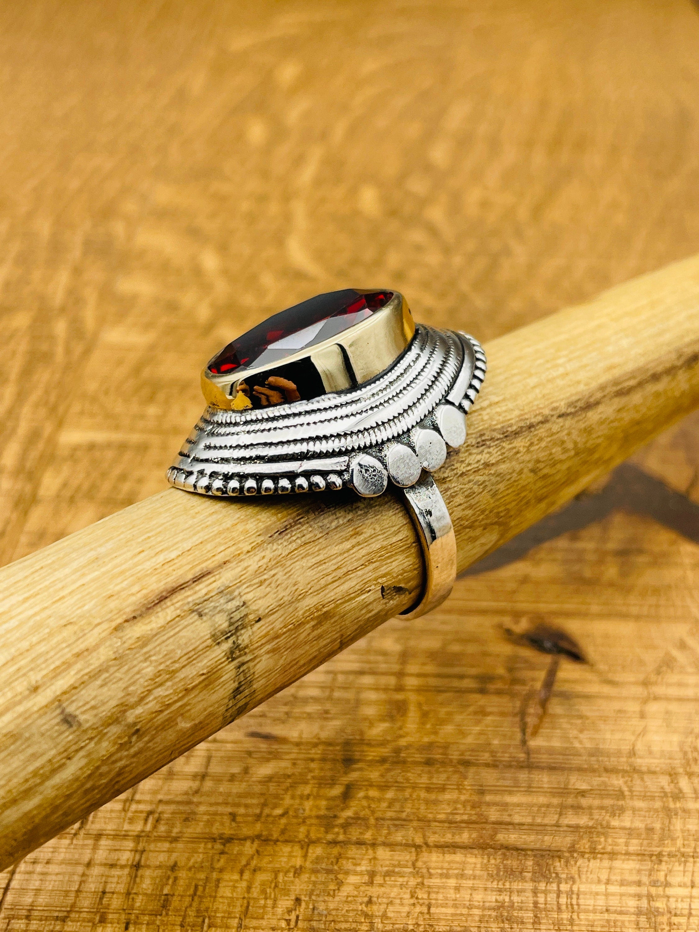 خاتم نسائي كبير بيضاوي من الفضة الإسترلينية 925 مع حجر ياقوت أحمر مستوحى من الطراز العثماني