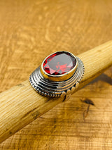 خاتم نسائي كبير بيضاوي من الفضة الإسترلينية 925 مع حجر ياقوت أحمر مستوحى من الطراز العثماني