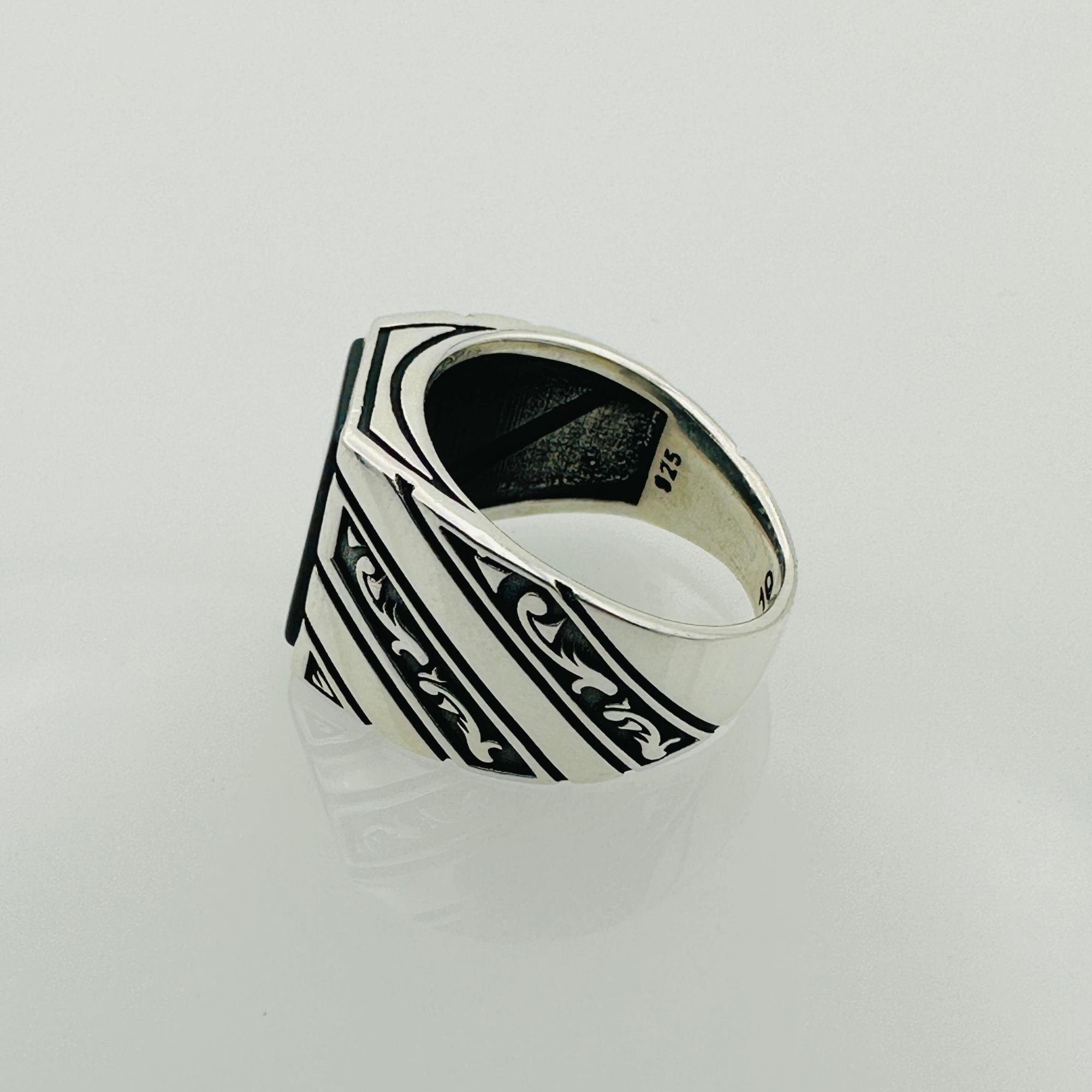 Men's Green Aqeeq Square Sterling Silver Gemstone Ring