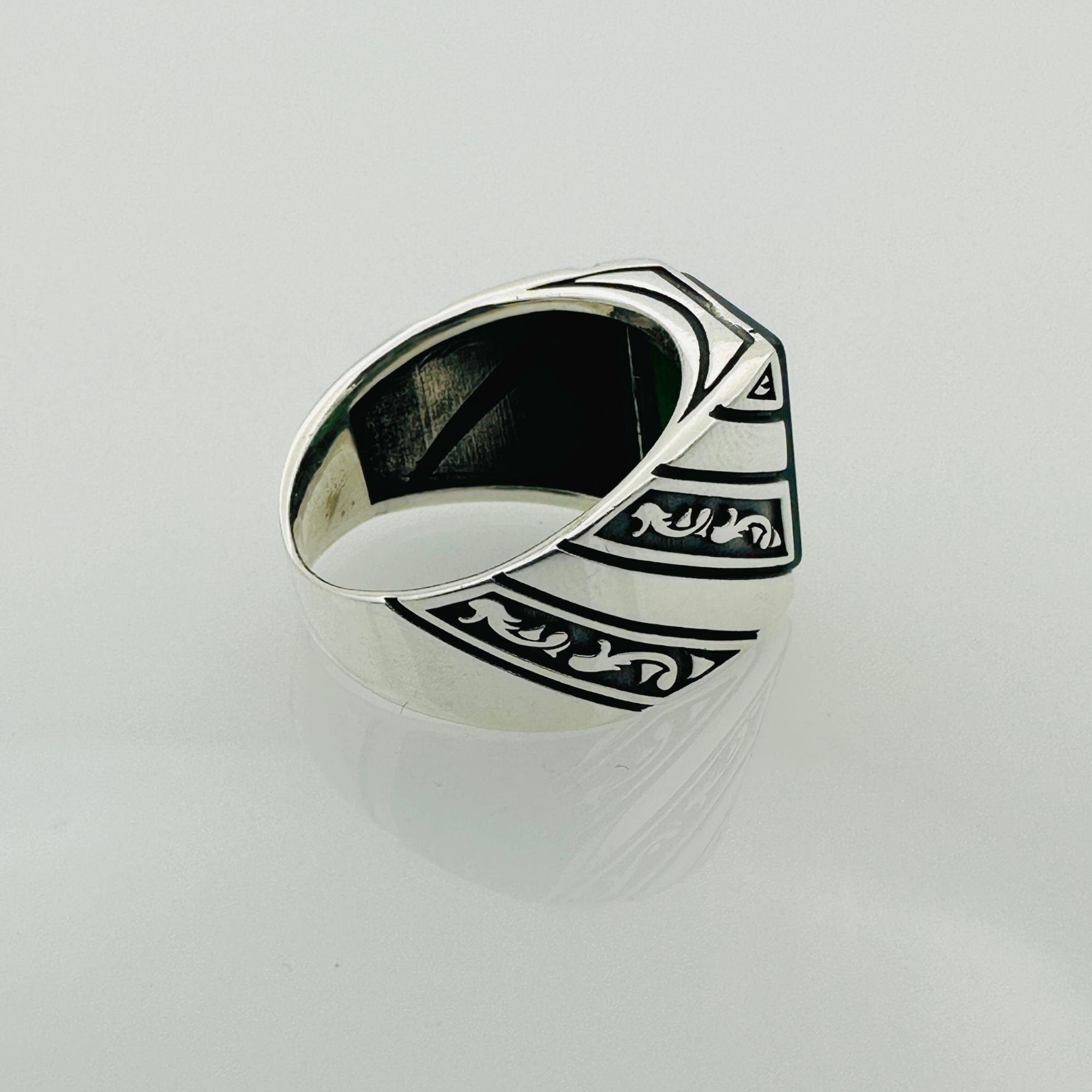 Men's Red Aqeeq Square Gemstone Sterling Silver Ring