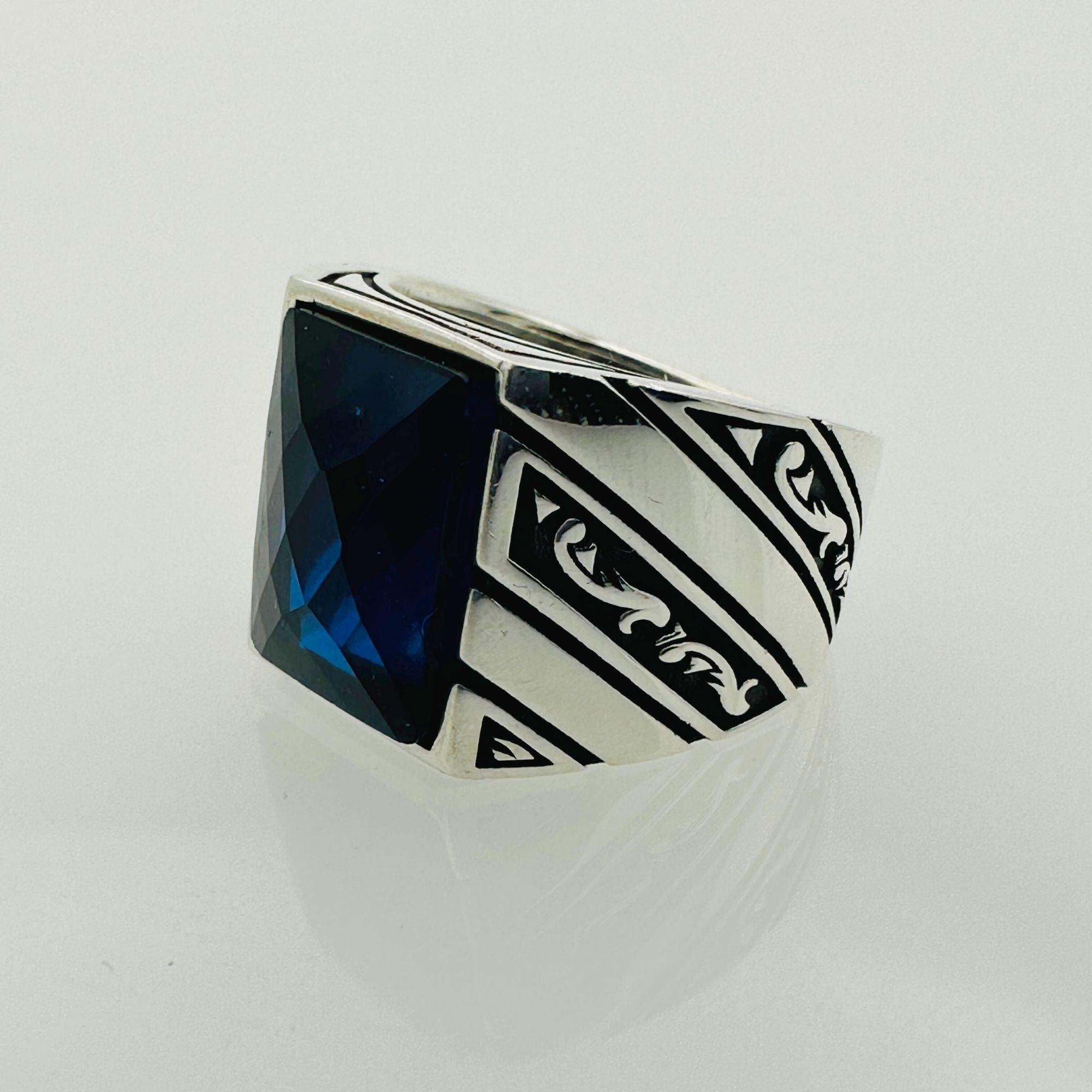 Women's Oval Emerald Stone Sterling Silver Ring