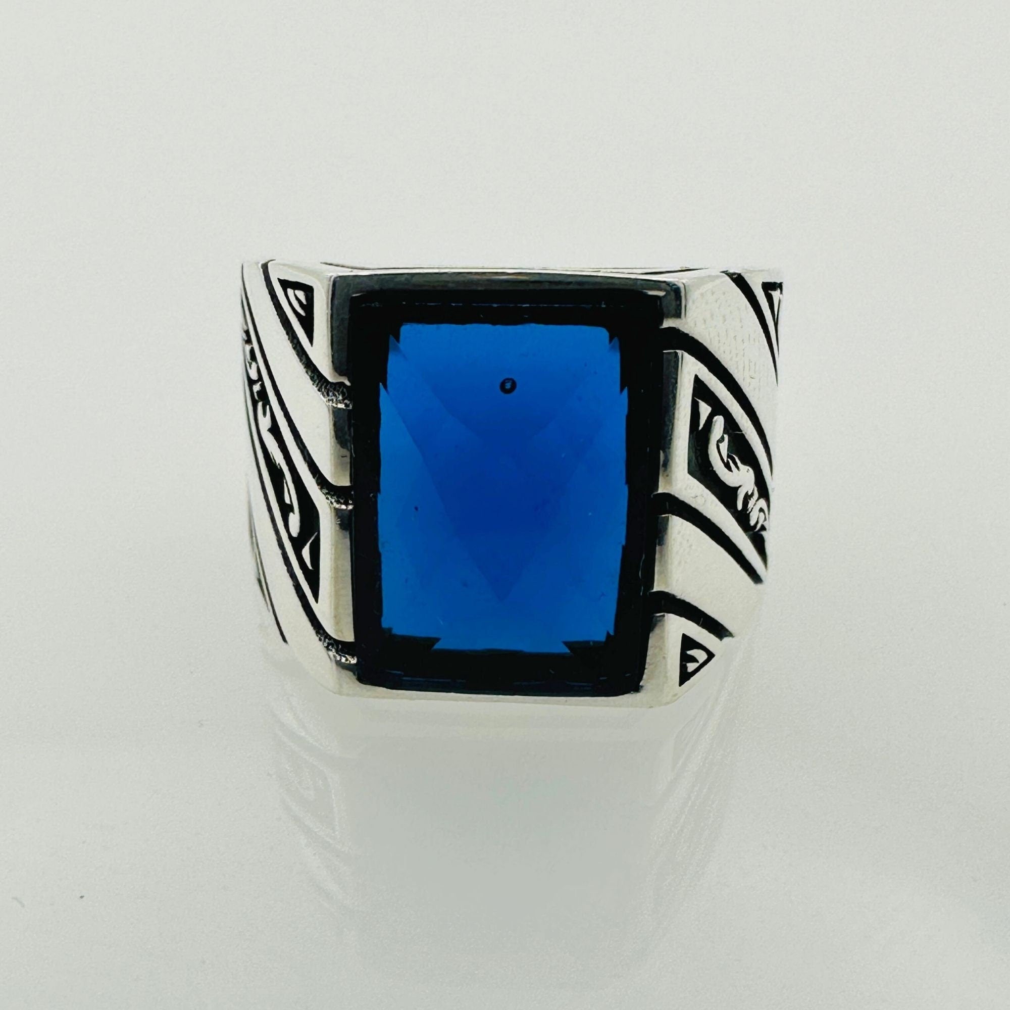 Women's Oval Emerald Stone Sterling Silver Ring