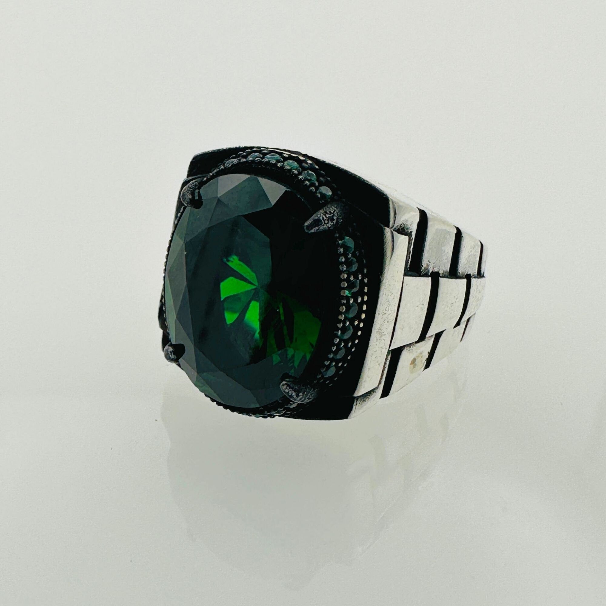 Elegant Emerald Men's Ring