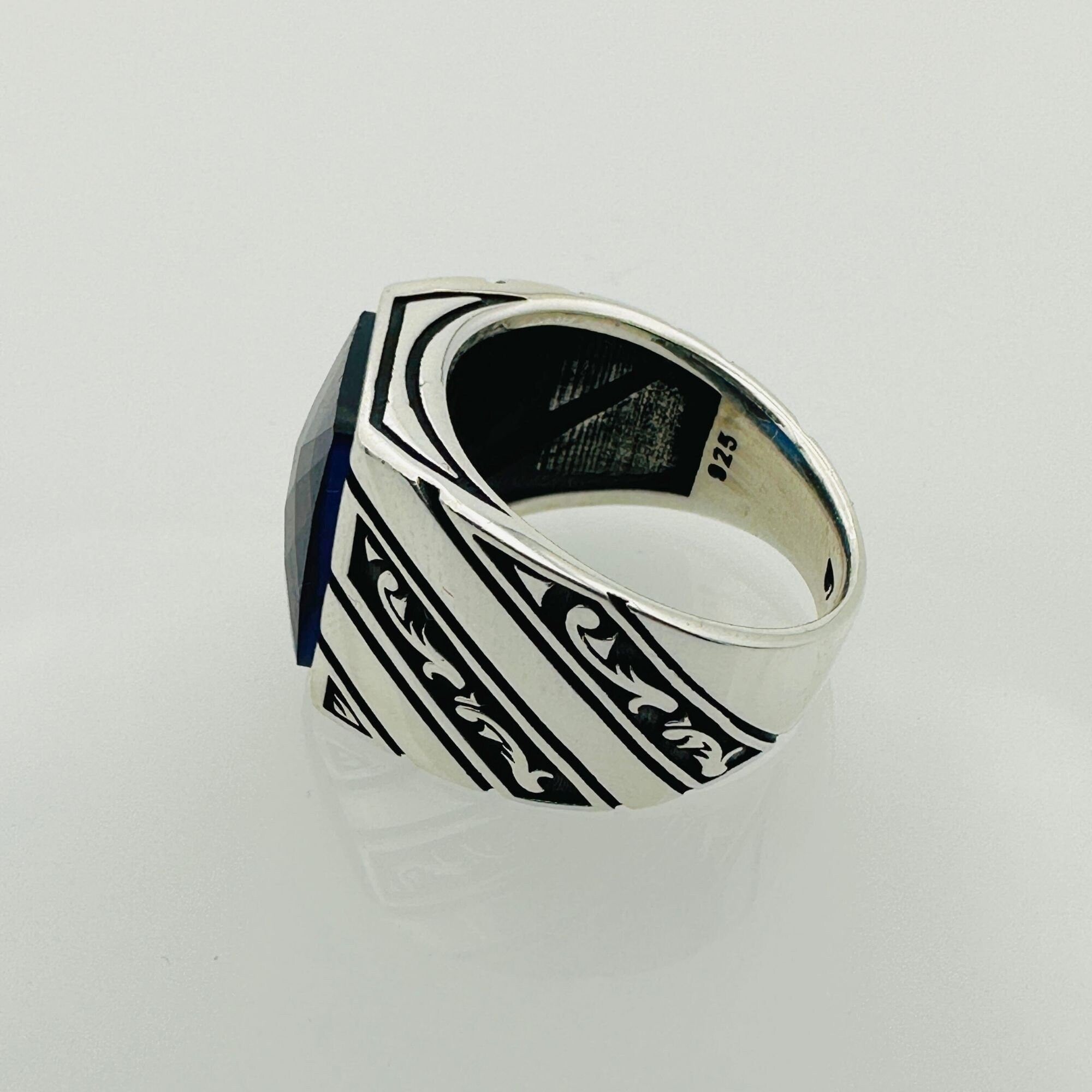 Women's Oval Emerald Stone Sterling Silver Ring