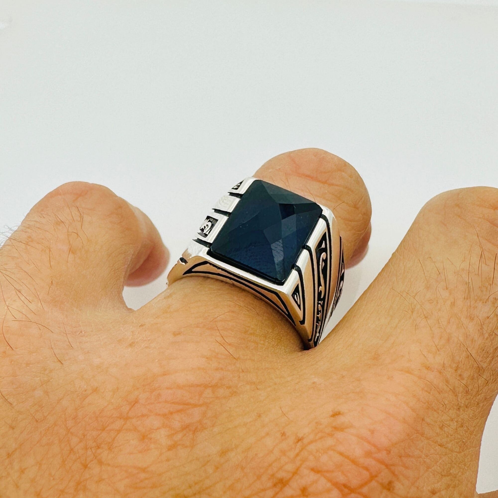 Women's Oval Emerald Stone Sterling Silver Ring