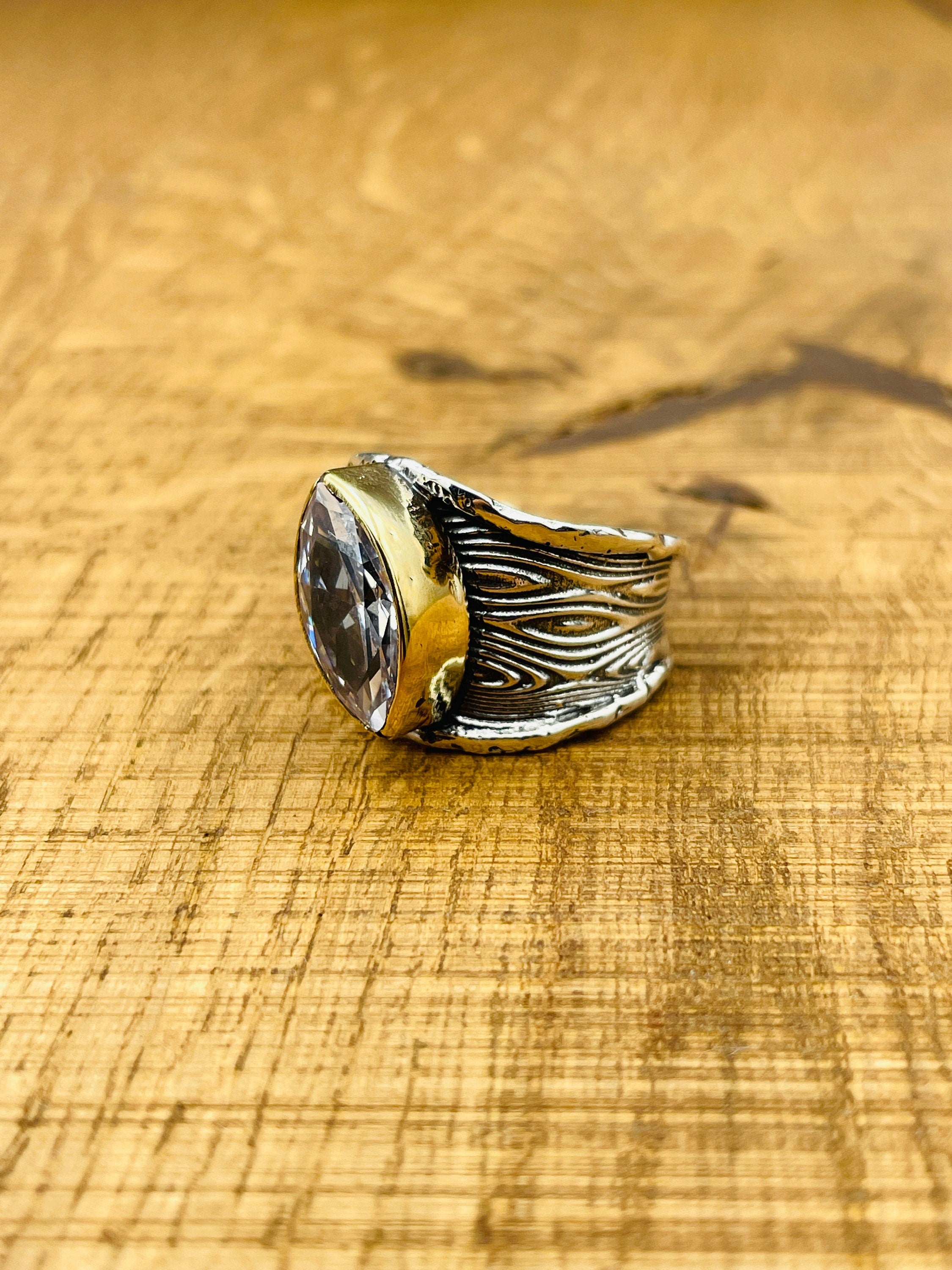 خاتم فضة نسائي بحجر الزركون