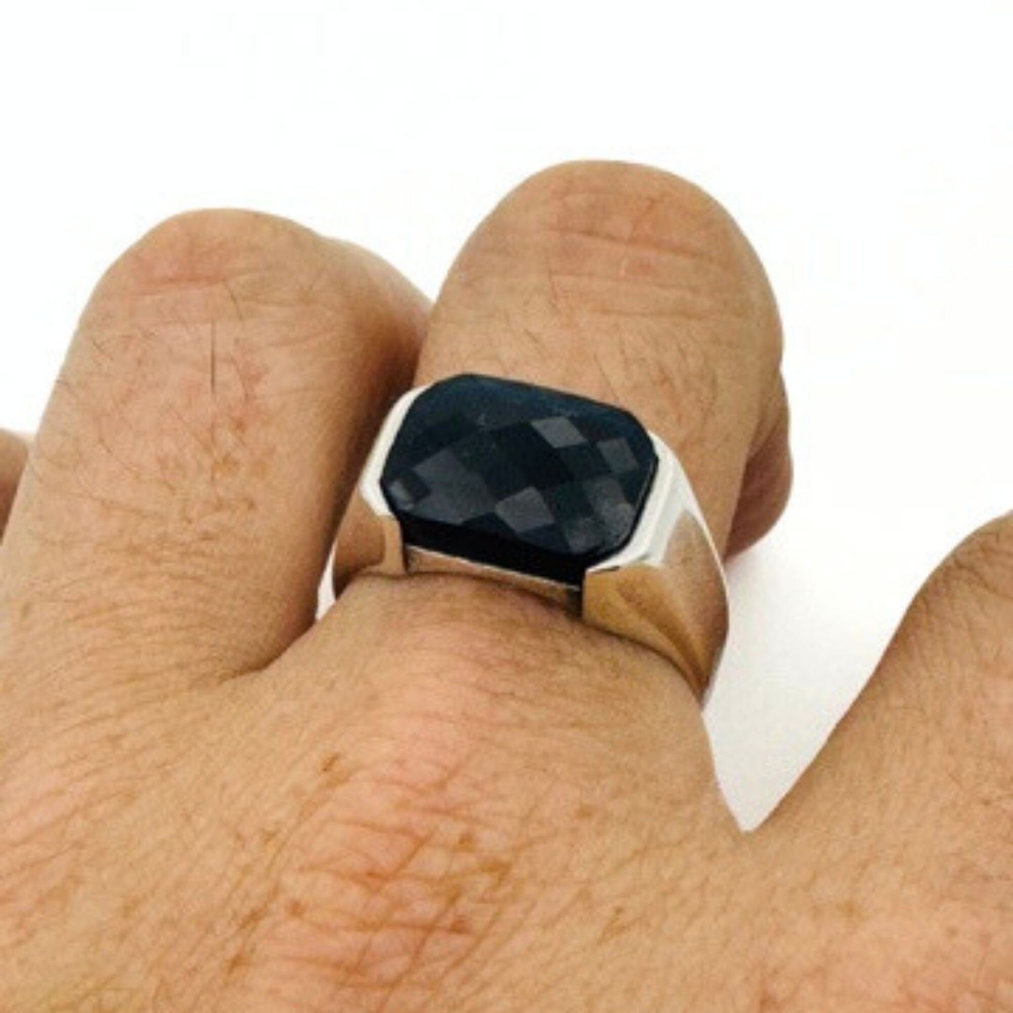 خاتم فضة مستطيل بحجر ياقوت أزرق للرجال