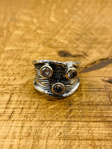 Anello regolabile da donna con tre pietre di zircone bianco