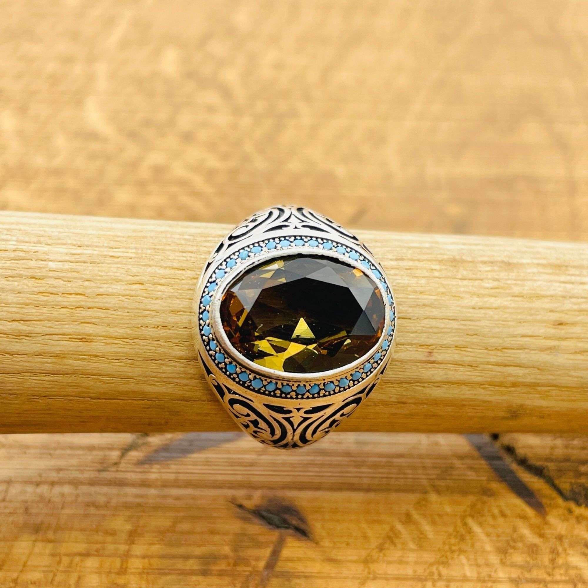 خاتم رجالي عثماني مصنوع يدويًا من الفضة الإسترلينية مع حجر الزولتانيت الأصيل المتغير اللون