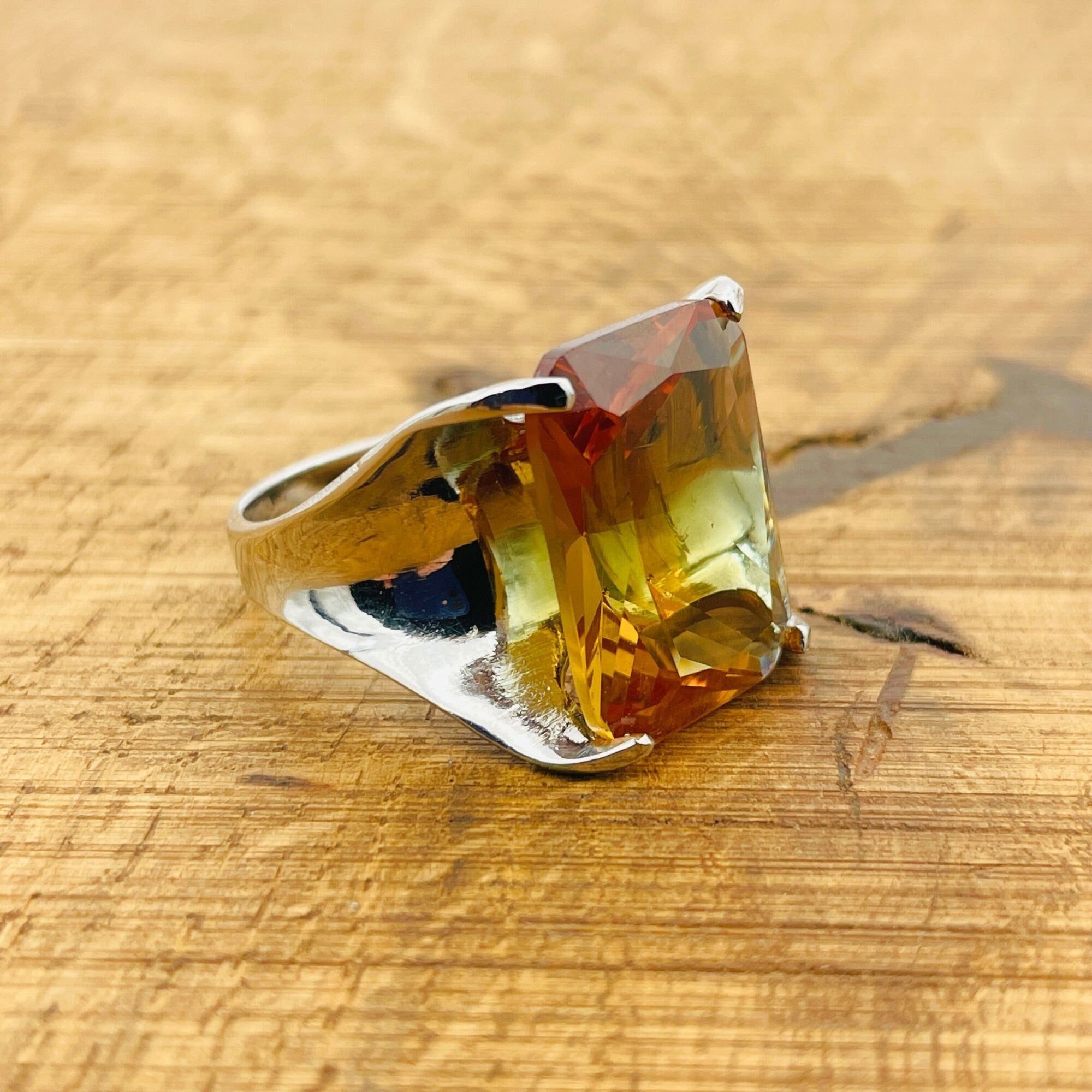 خاتم زولتانيت تركي فضة استرلينية مصنوع يدويًا - حجر كريم أصلي يغير لونه للنساء