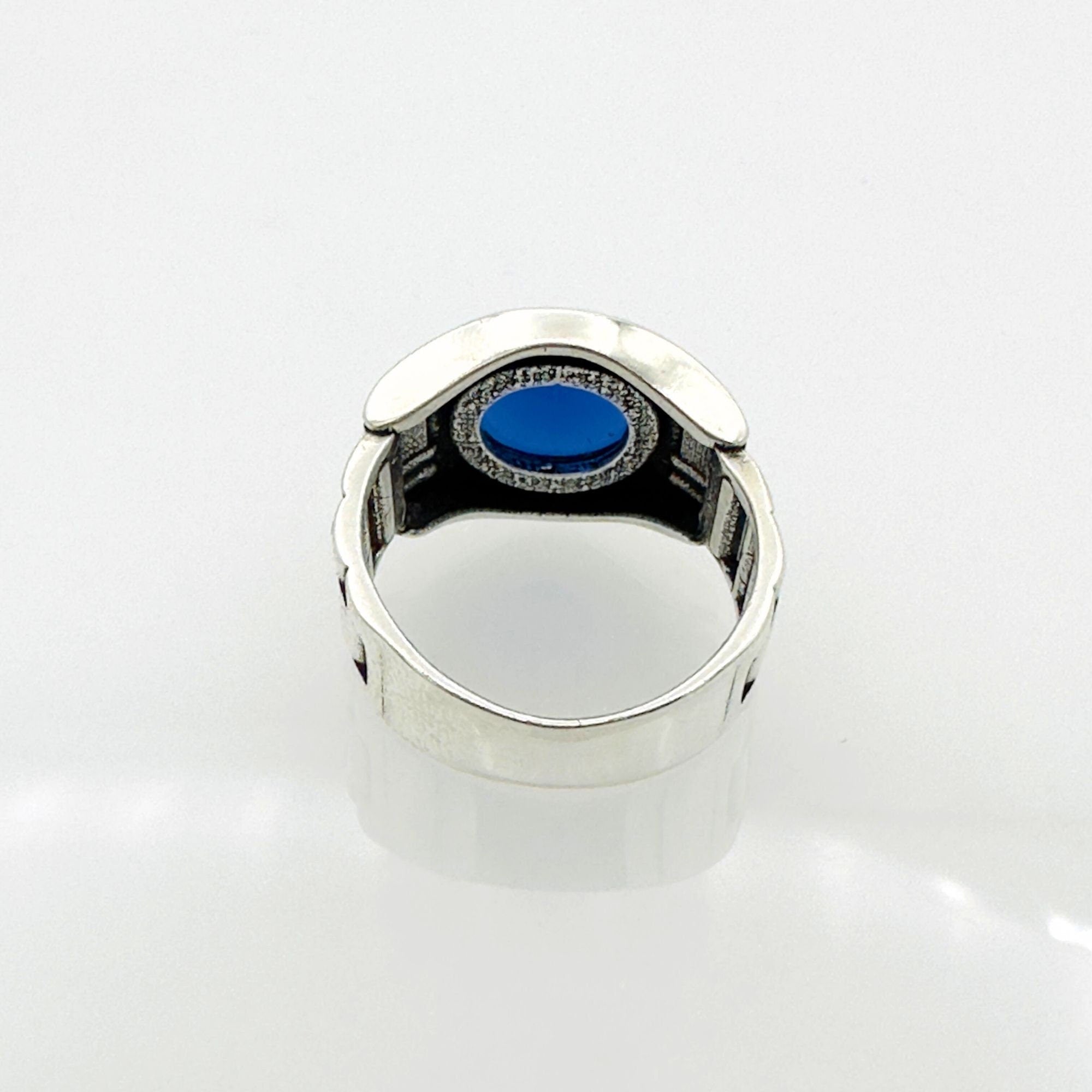 خاتم رجالي مصنوع يدويًا من الفضة الإسترلينية 925 مع الياقوت الأزرق - تصميم تركي خالد