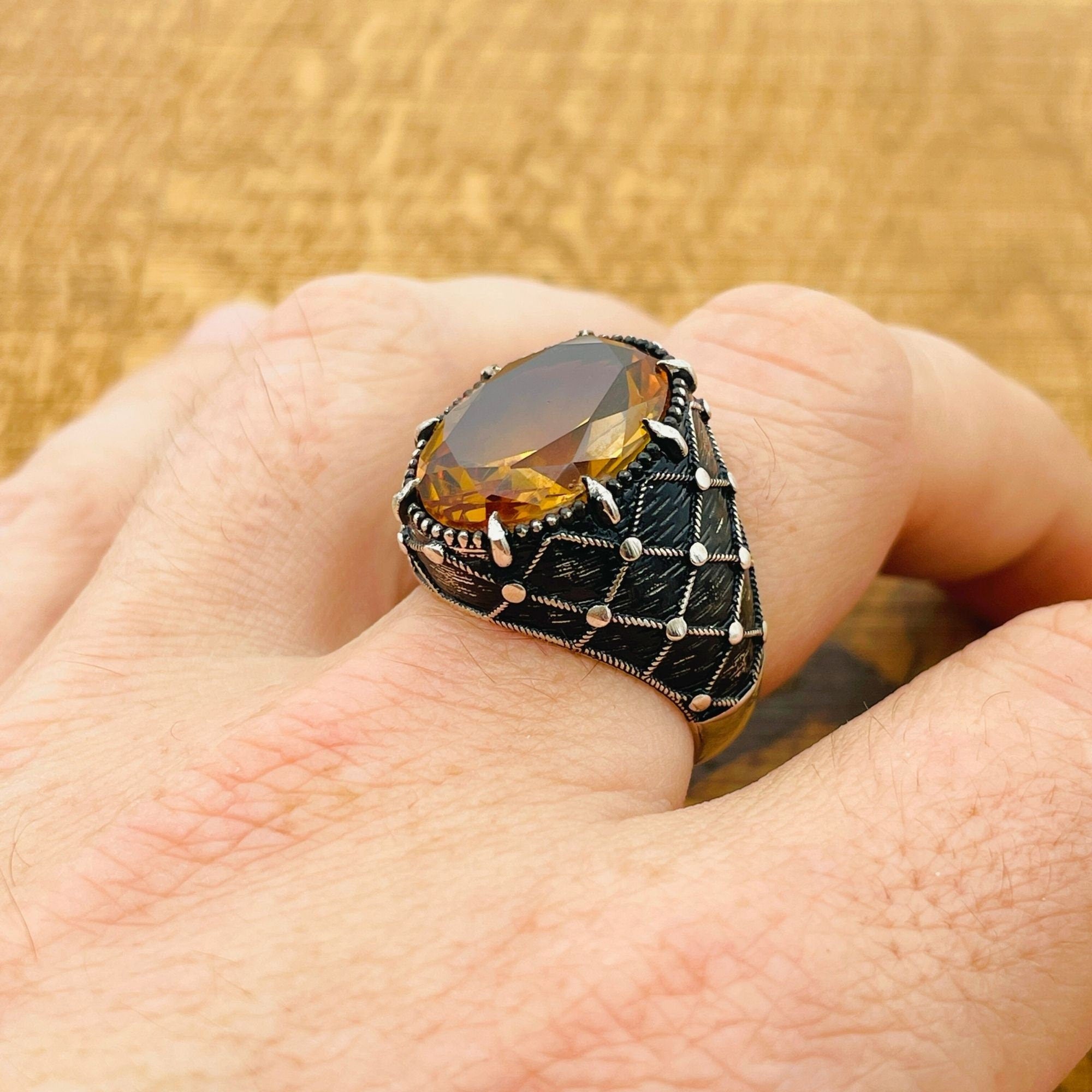 Exquisite Handmade Ottoman Sterling Silver Men's Ring with Dynamic Color-Changing Zultanite Stone