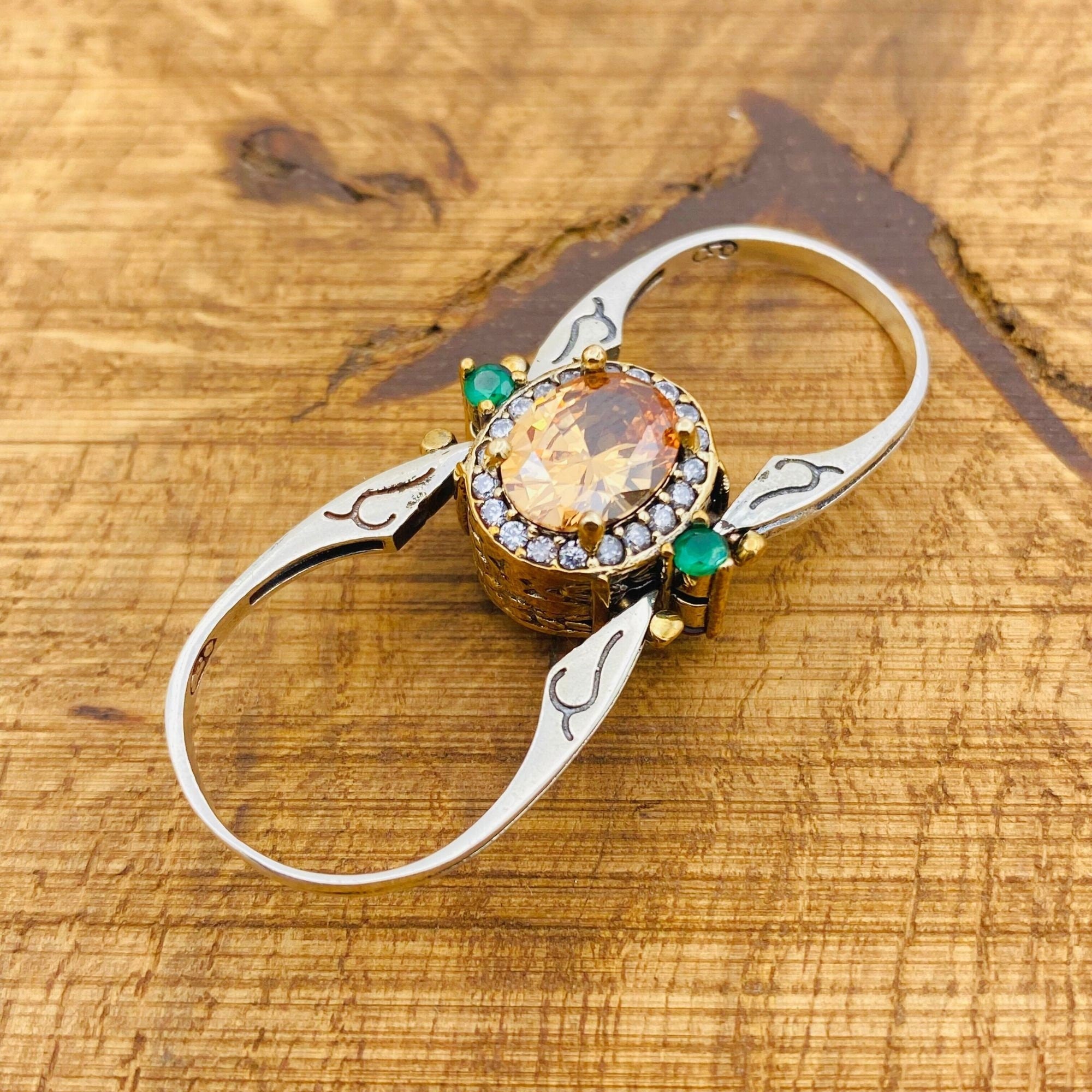 خاتم بيضاوي متعدد الأحجار مصنوع يدويًا من الزركون الأبيض والسترين قابل للعكس | فضة استرليني 925