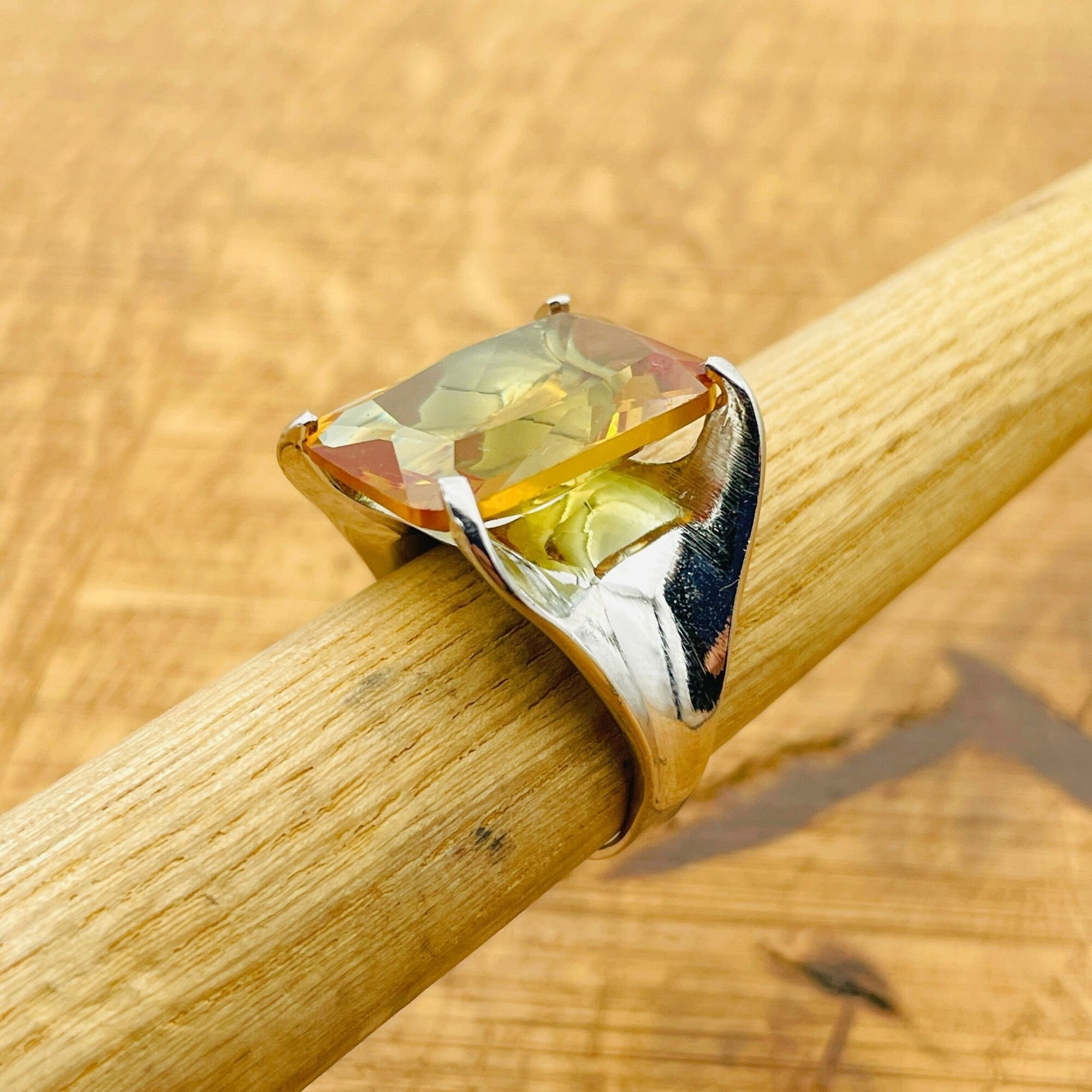 خاتم زولتانيت تركي فضة استرلينية مصنوع يدويًا - حجر كريم أصلي يغير لونه للنساء