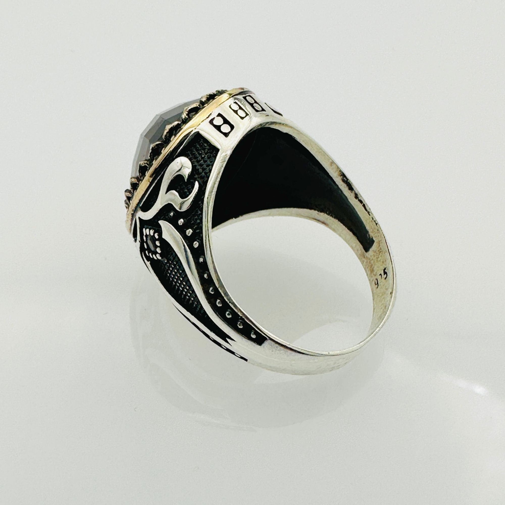 خاتم بيضاوي من الفضة الإسترلينية 925 للرجال مصنوع يدوياً في تركيا مع زركون أحمر - هدية بتصميم جريء