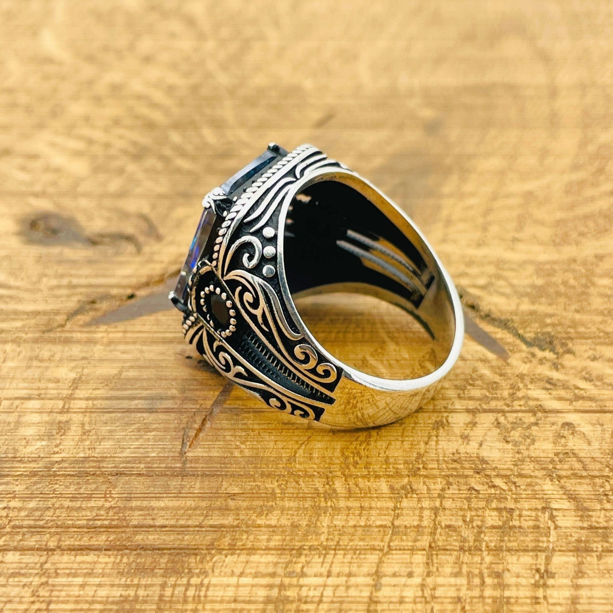 خاتم متعدد الأحجار من الفضة الإسترلينية 925 مزين بالتانزانيت التركي المصنوع يدوياً للرجال