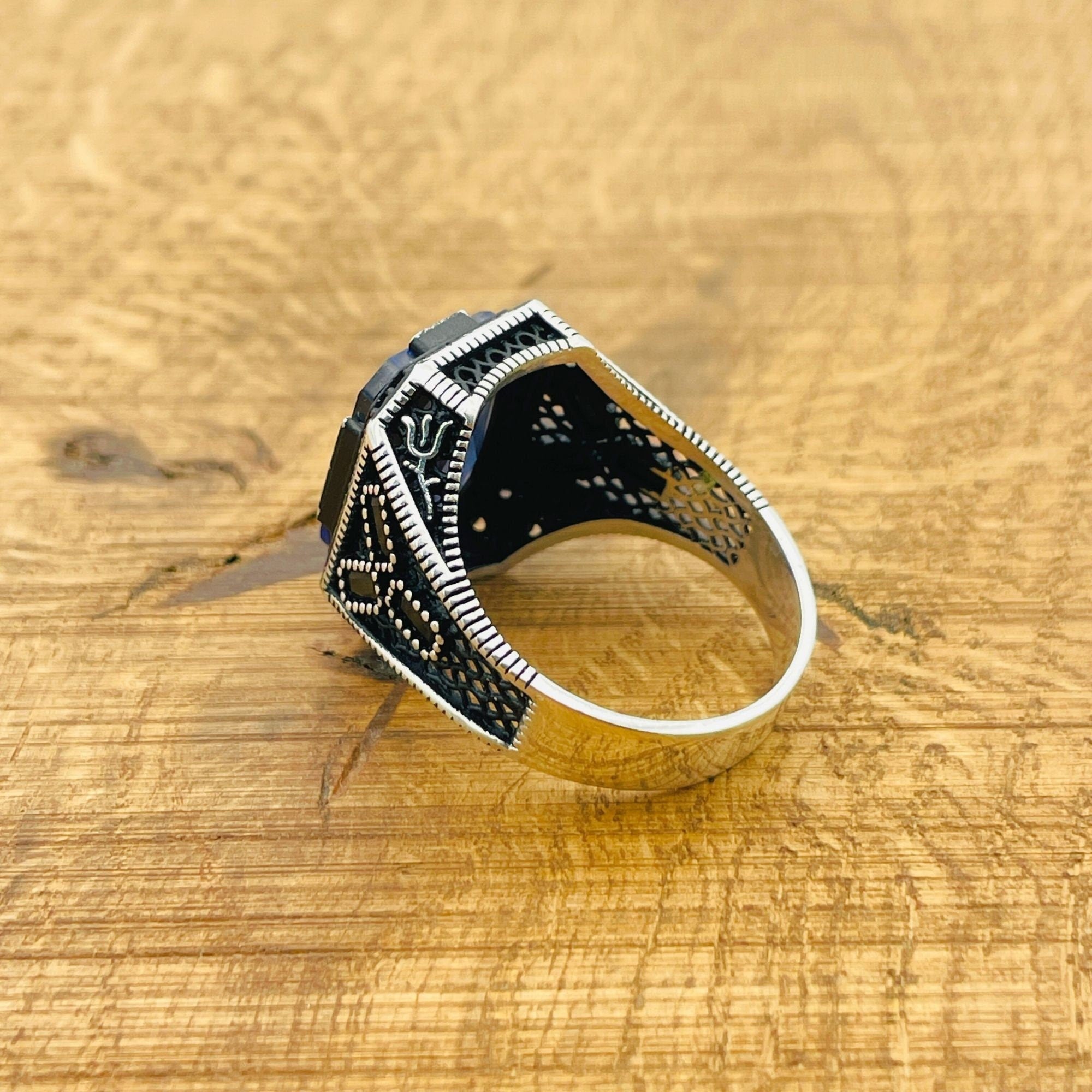 خاتم رجالي تركي يدوي الصنع من الفضة الإسترلينية مع حجر التانزانيت الأزرق المربع 925 فضة