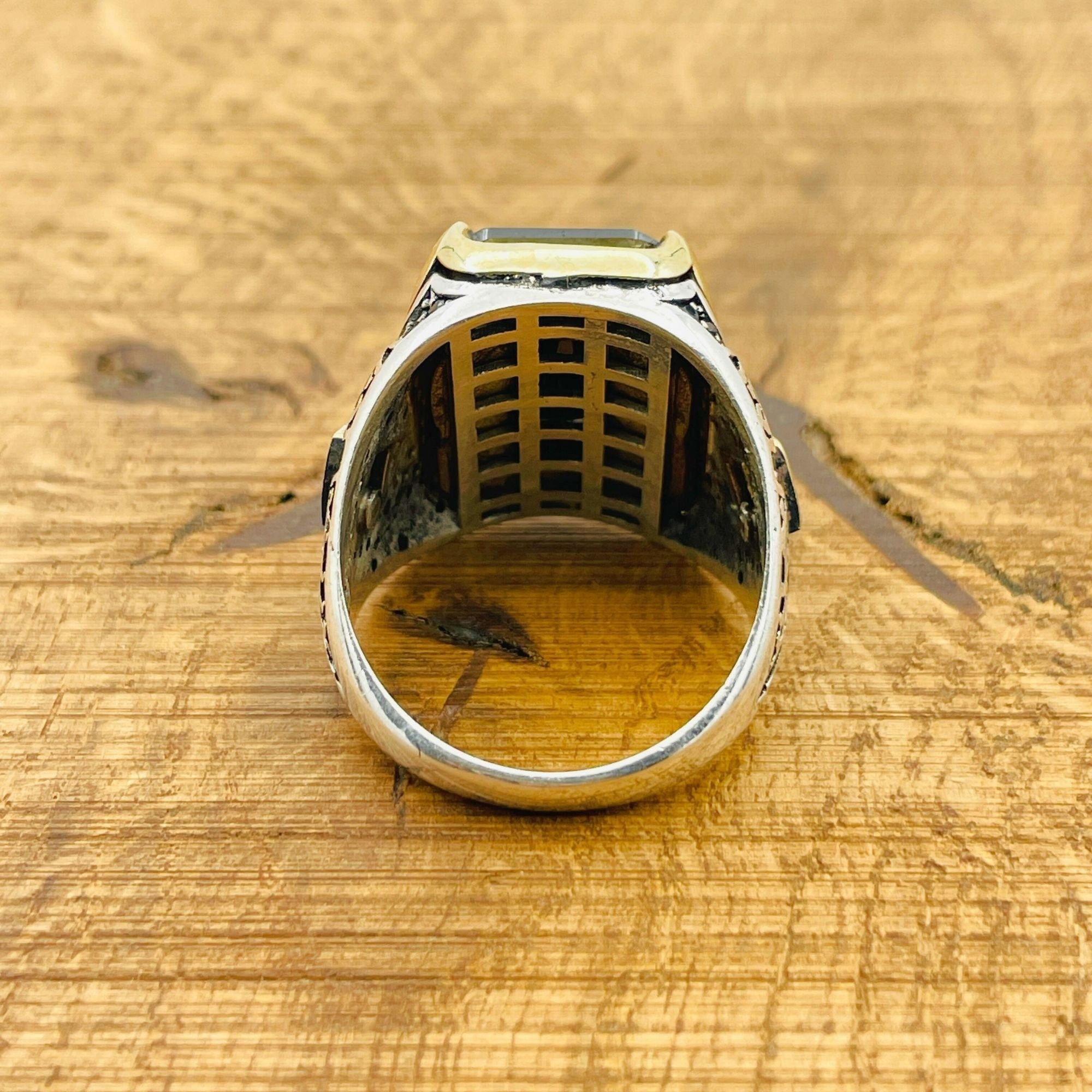 خاتم رجالي أصلي من الفضة الإسترلينية 925 مع الزركون الأسود - مصنوع يدويًا، تصميم مربع عصري ومعبأ في علبة هدايا