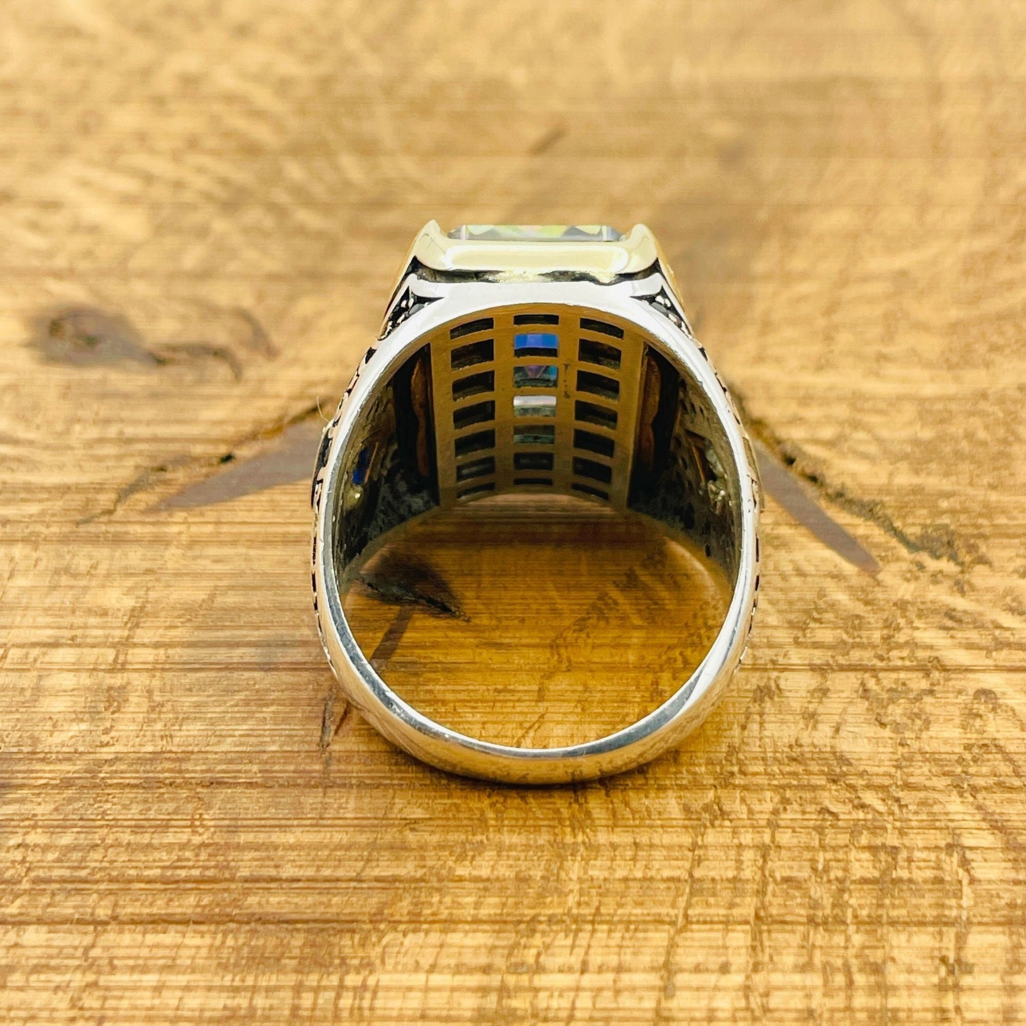خاتم رجالي يدوي من الفضة الإسترلينية 925 مع حجر التوباز الغامض | هدية جريئة متعددة الألوان للحجر الكريم له