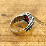 خاتم رجالي تركي مصنوع يدويًا من الفضة الإسترلينية مع حجر عقيق أحمر بيضاوي جريء - هدية مصنوعة يدويًا له