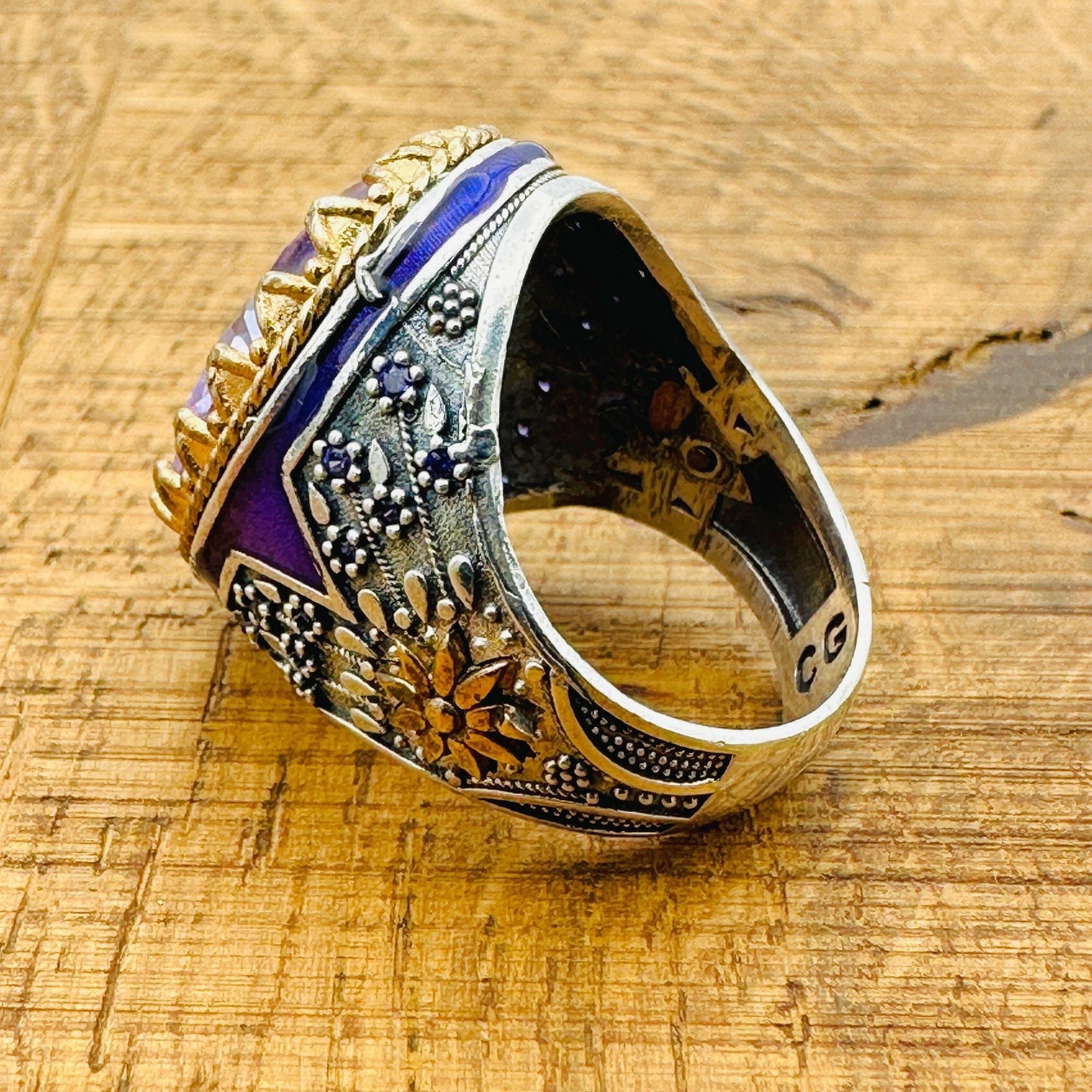 خاتم رجالي يدوي من الفضة الإسترلينية العثمانية مع حجر الجمشت الأرجواني البيضاوي | مجوهرات تركية مصنوعة يدوياً