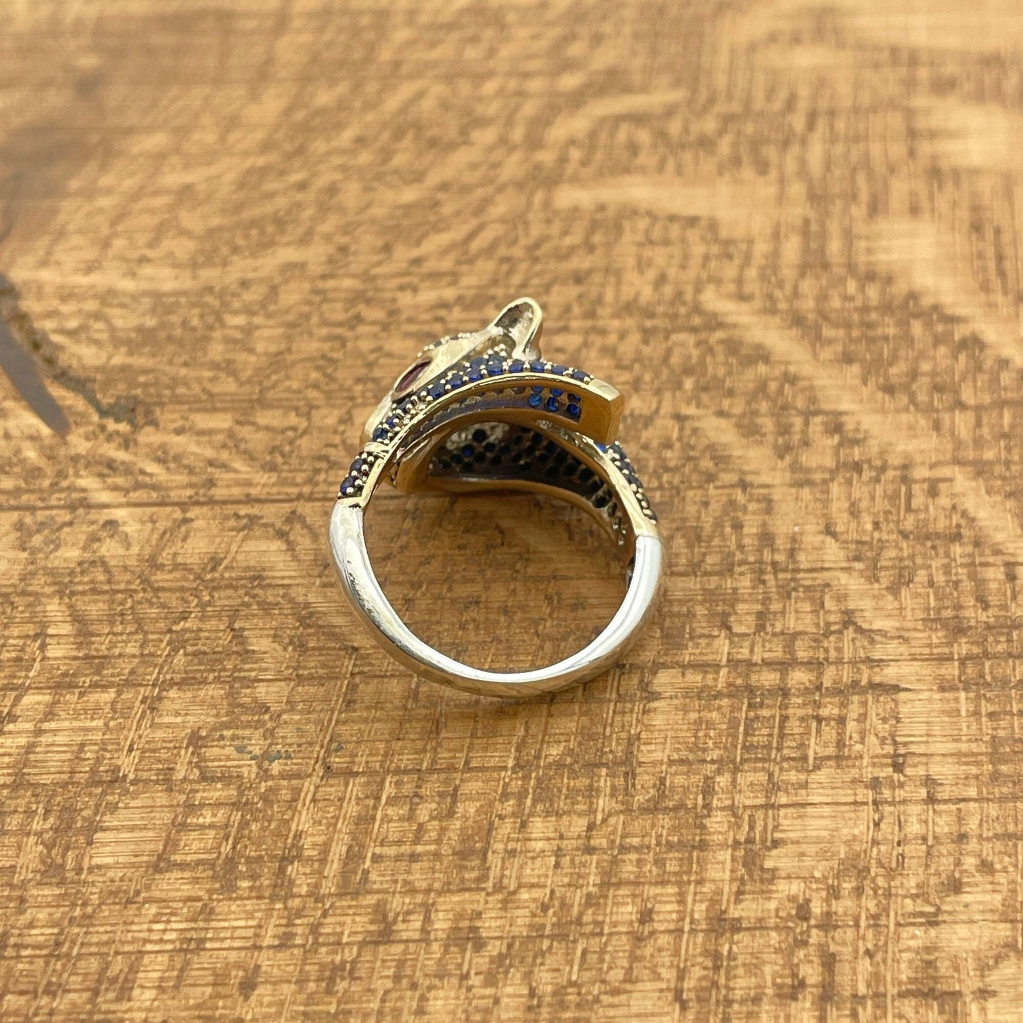 خاتم رأس نمر من الياقوت الأزرق التركي اليدوي الفاخر - مجوهرات حيوانية بيان من الفضة الإسترلينية 925