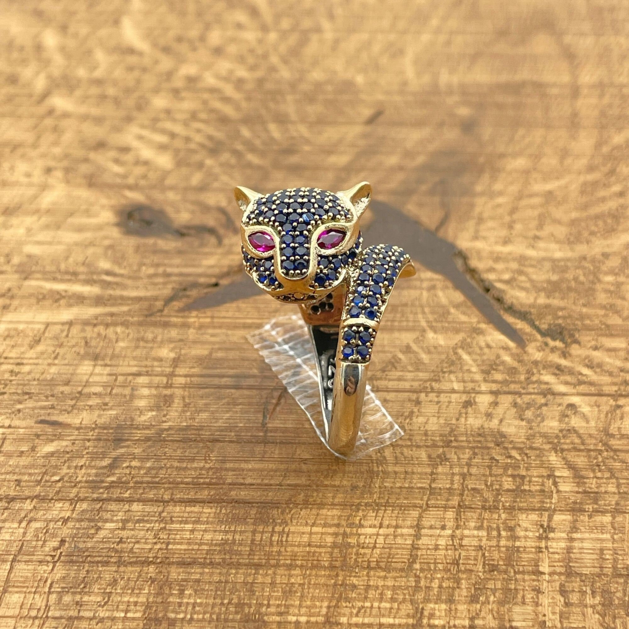 خاتم رأس نمر من الياقوت الأزرق التركي اليدوي الفاخر - مجوهرات حيوانية بيان من الفضة الإسترلينية 925