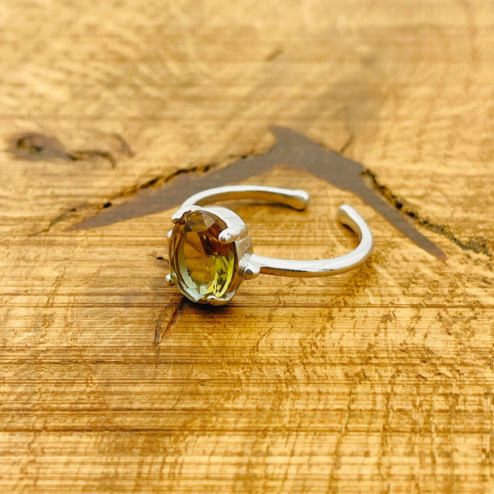 خاتم زولتانيت تركي يدوي الصنع من الفضة الإسترلينية قابل للتعديل - حجر كريم طبيعي يغير لونه للنساء