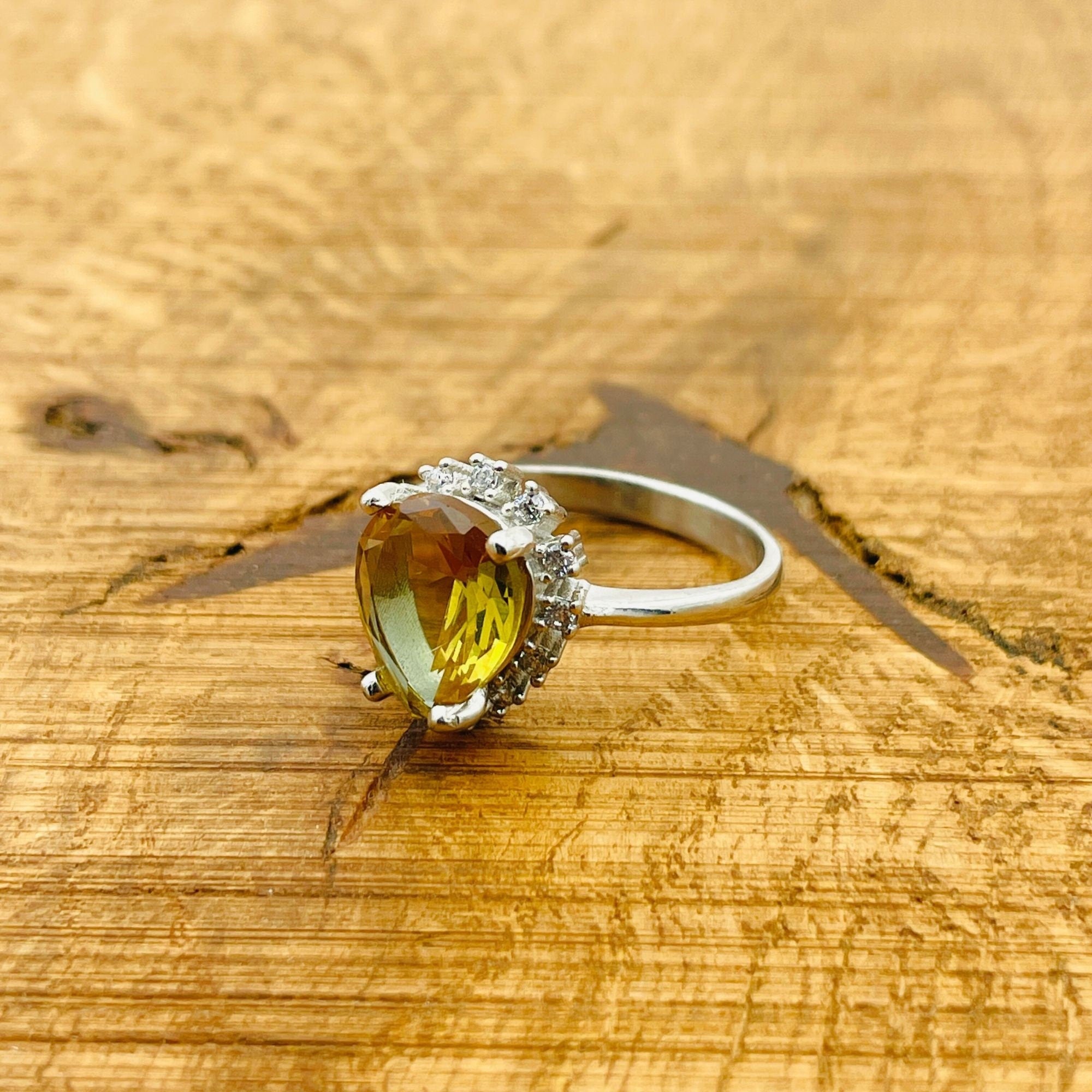 خاتم فضة إسترليني تركي مصنوع يدويًا من الزولتانيت للنساء - حجر كريم يتغير لونه