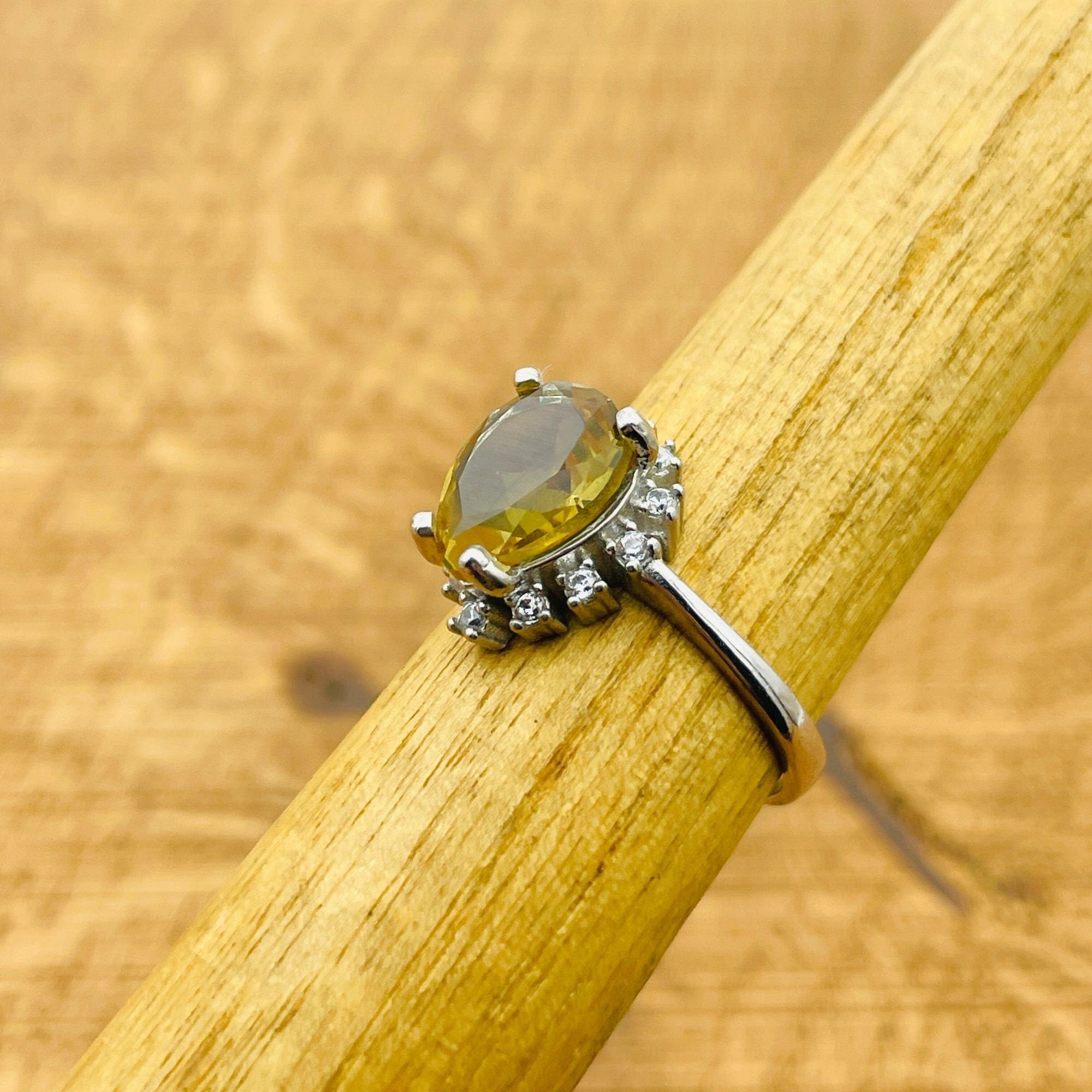 خاتم فضة إسترليني تركي مصنوع يدويًا من الزولتانيت للنساء - حجر كريم يتغير لونه