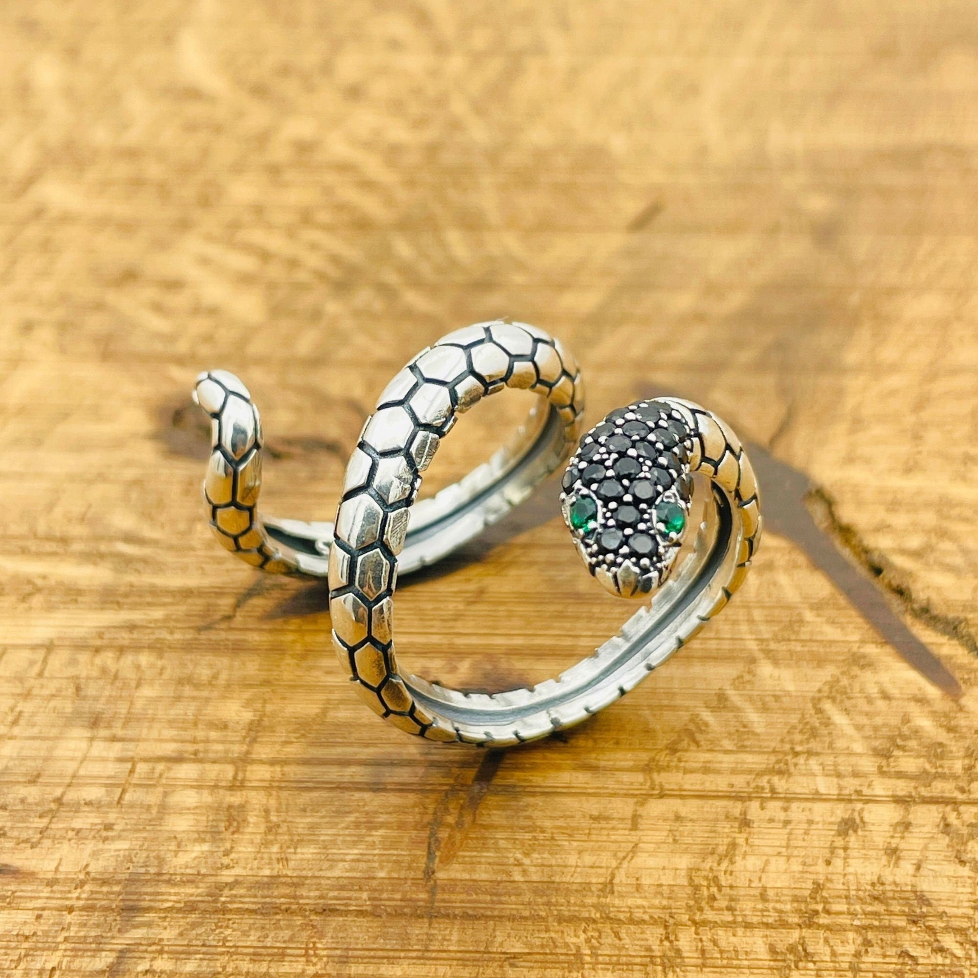 خاتم ثعبان قابل للتعديل من الفضة الإسترلينية التركية مع عقيق أسود مصنوع يدويًا