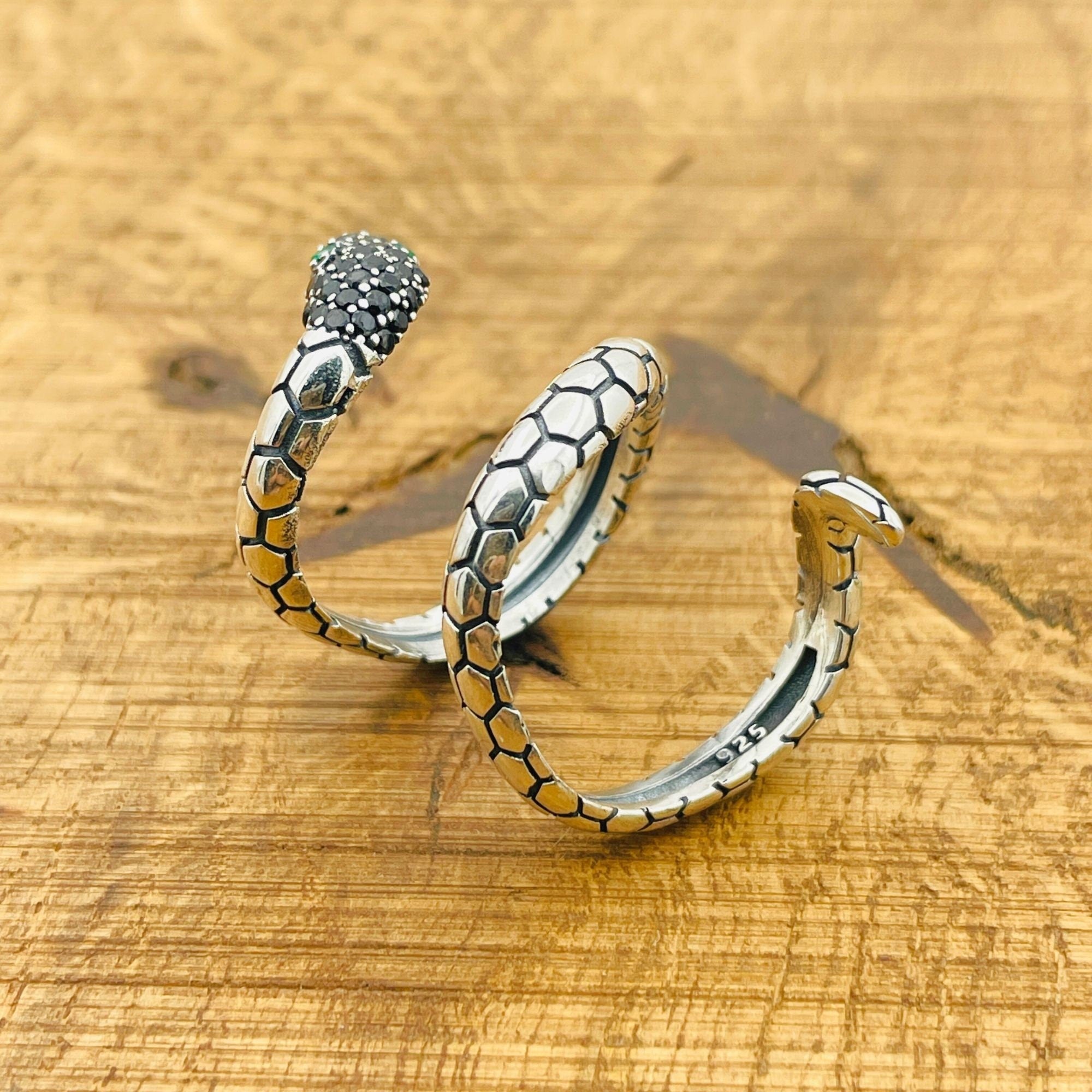 خاتم ثعبان قابل للتعديل من الفضة الإسترلينية التركية مع عقيق أسود مصنوع يدويًا