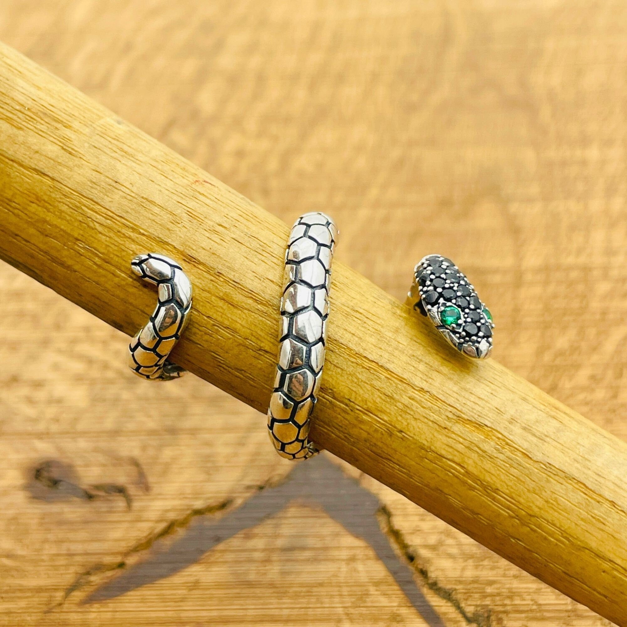 خاتم ثعبان قابل للتعديل من الفضة الإسترلينية التركية مع عقيق أسود مصنوع يدويًا