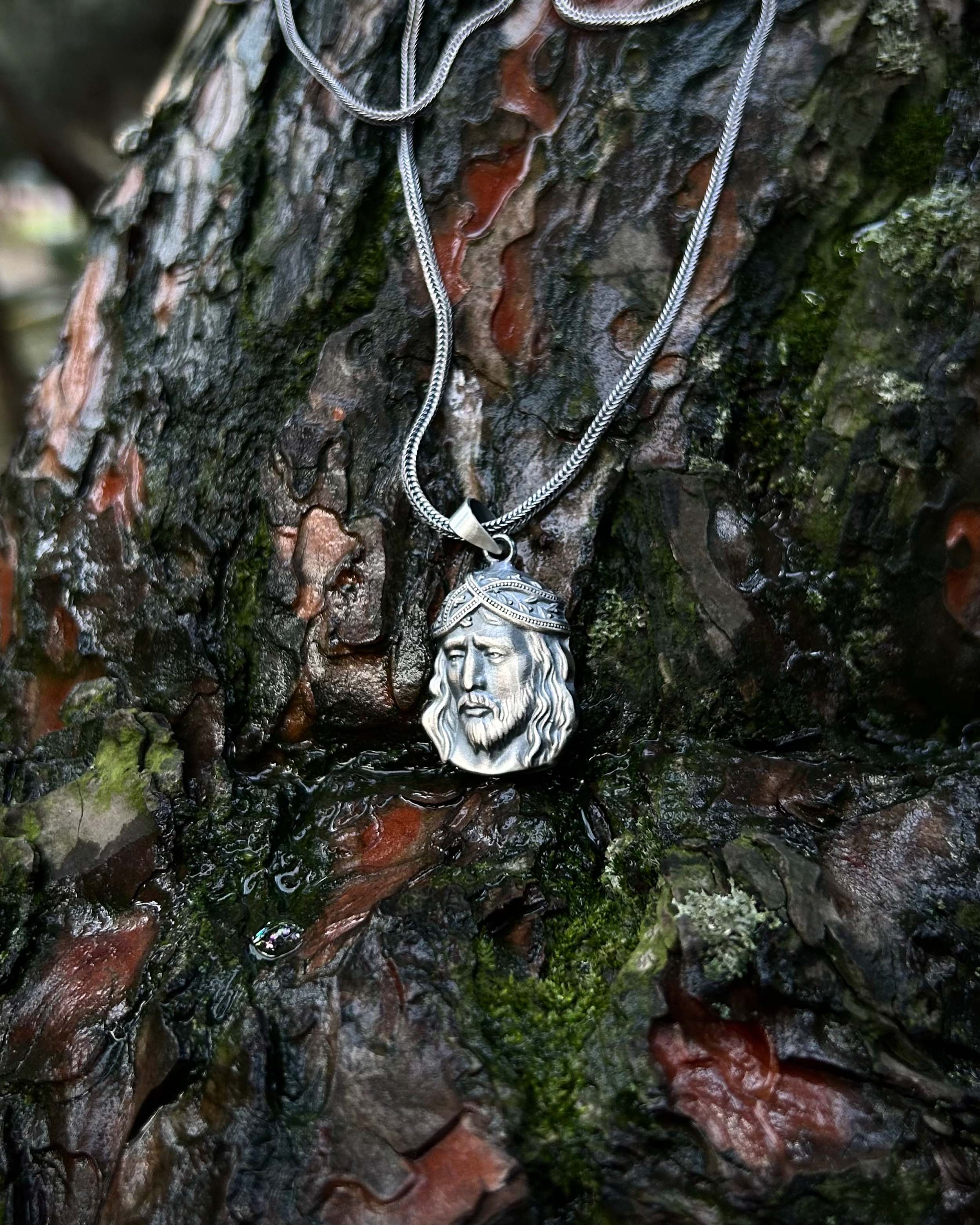 Collier Portrait de Jésus en Argent Sterling - Design Inspiré par la Foi