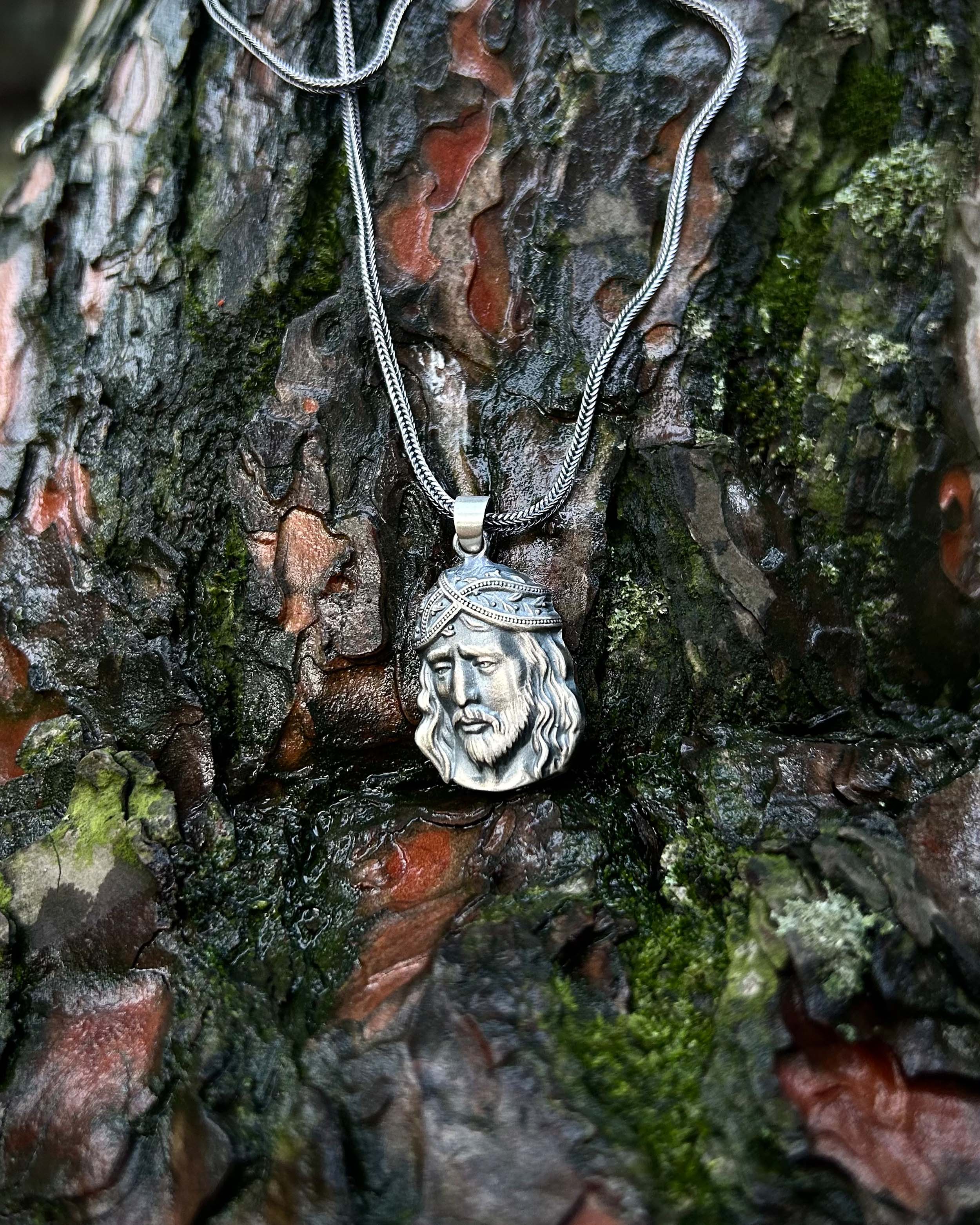 Collier Portrait de Jésus en Argent Sterling - Design Inspiré par la Foi
