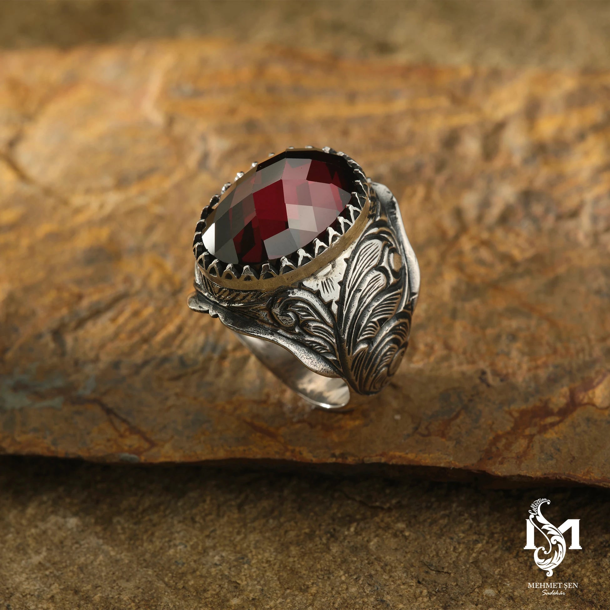Roter Ovalstein Herrenring – Markante Eleganz