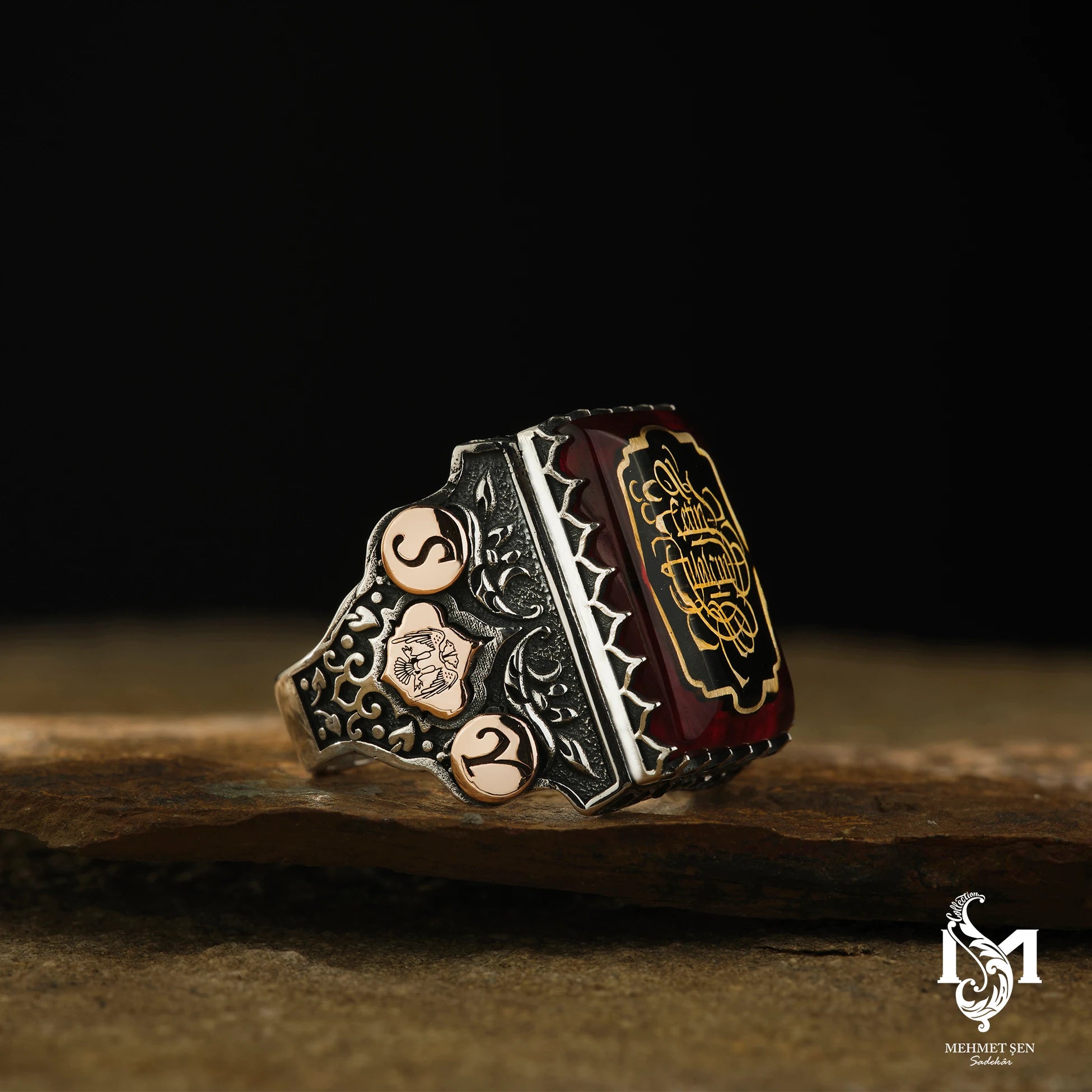 Sterlingsilber Herrenring mit Gravur - Design mit Steinakzenten