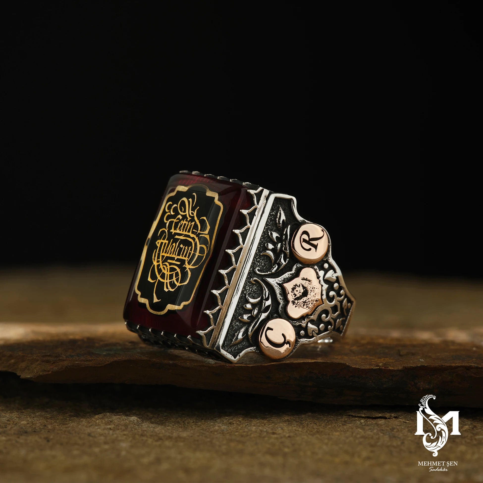 Sterlingsilber Herrenring mit Gravur - Design mit Steinakzenten